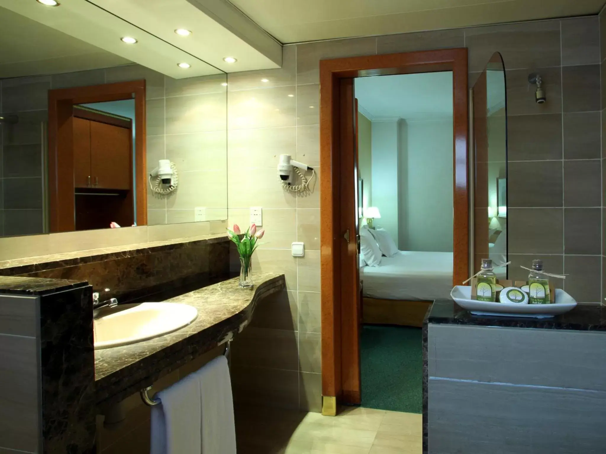 Bathroom in Acacia Suite