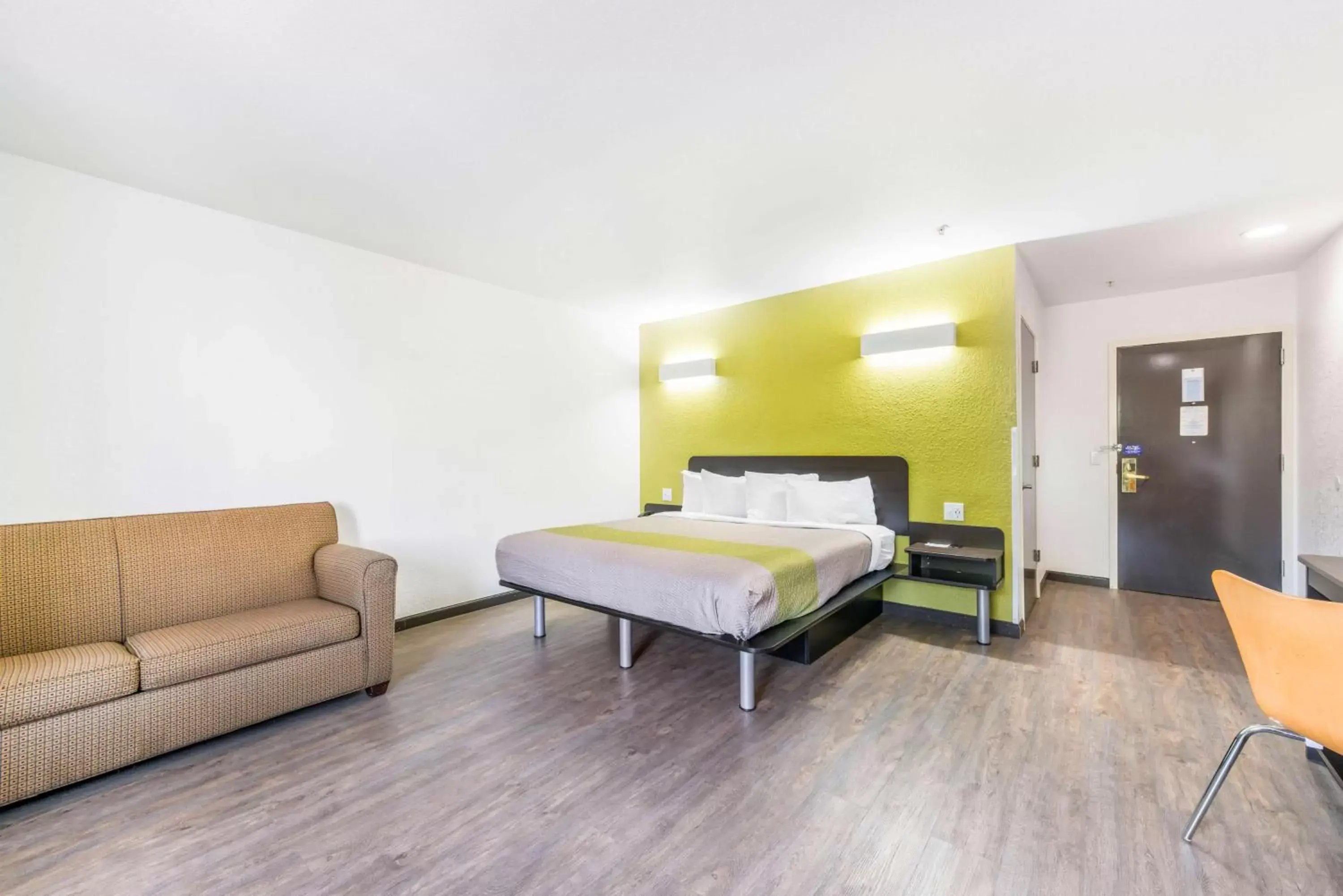 Bedroom, Bed in Motel 6-Gastonia Charlotte I-85 Bedroom, Bed in Motel 6-Gastonia Charlotte I-85