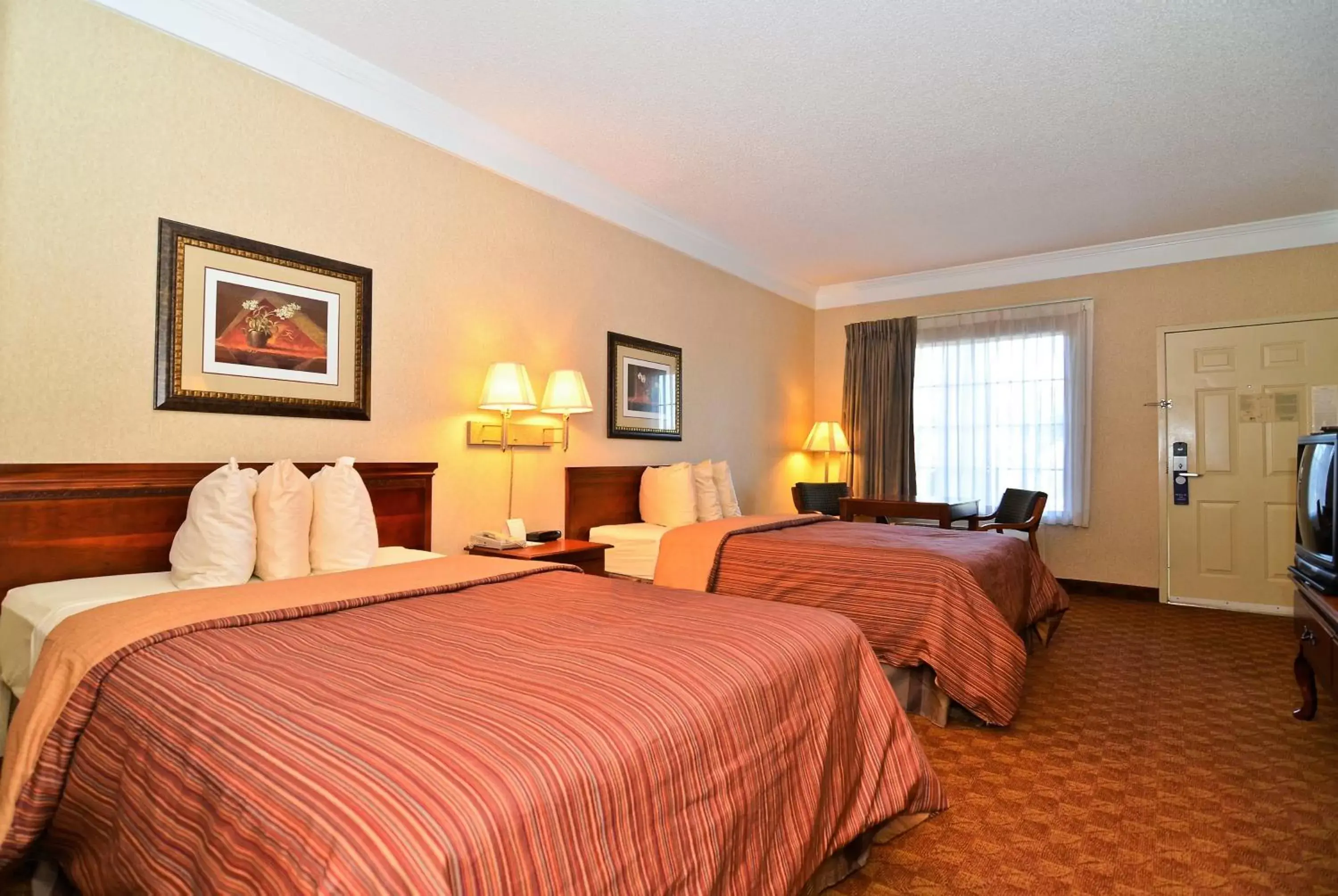 Photo of the whole room, Bed in Peach State Inn & Suites