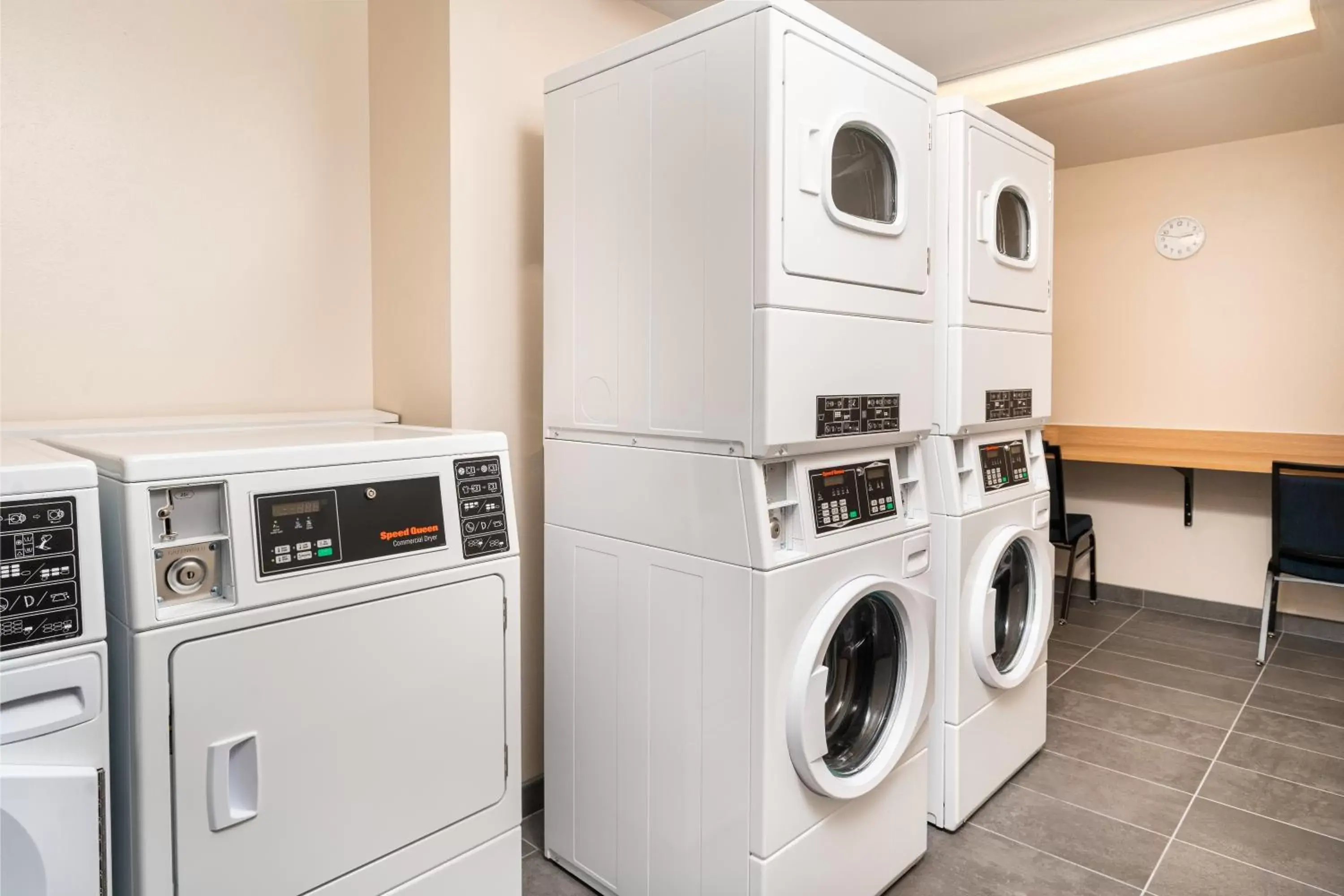 laundry, Kitchen/Kitchenette in Hyatt House Nashville Airport