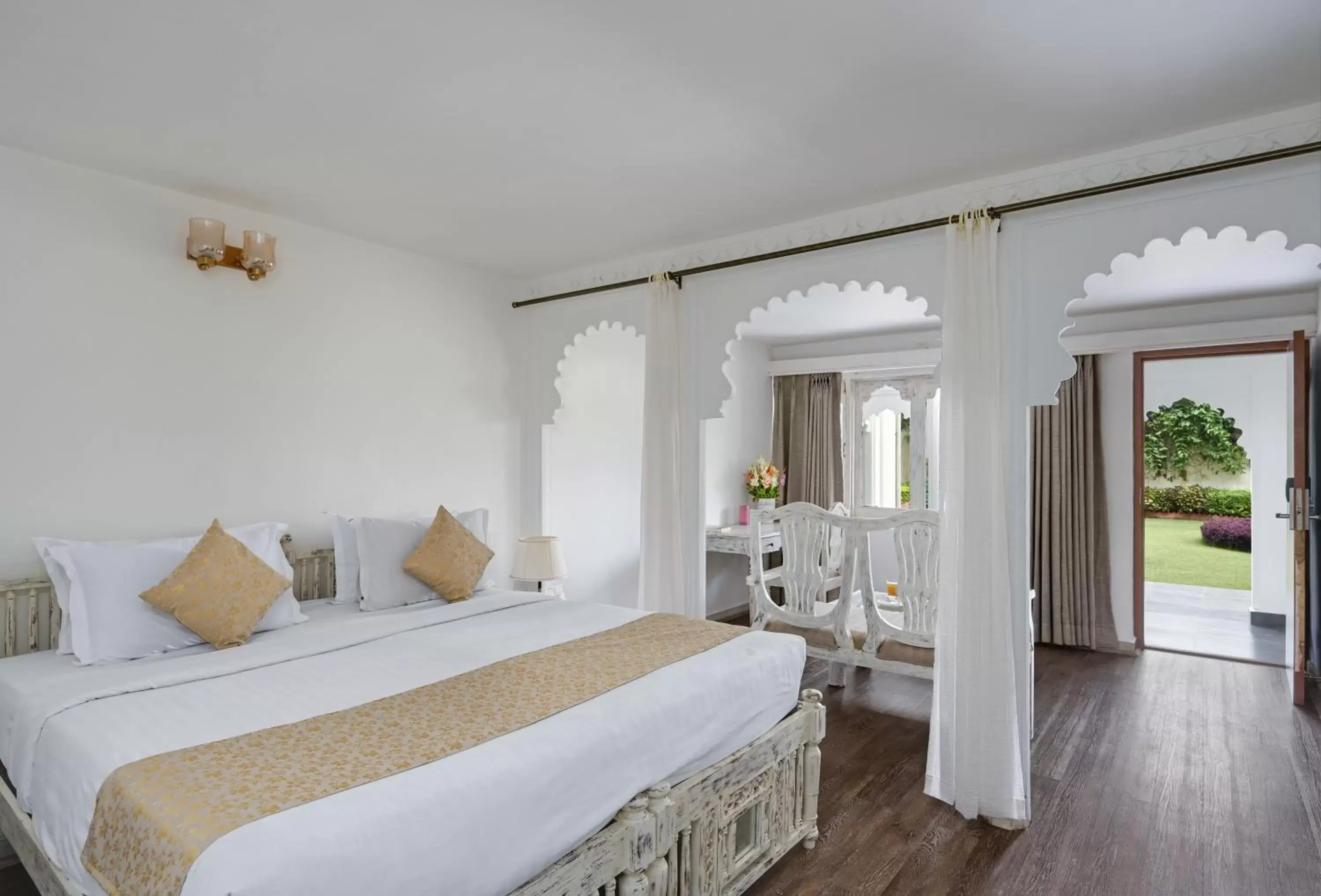 Bedroom, Bed in Swaroop Vilas - Lake Facing Boutique Hotel
