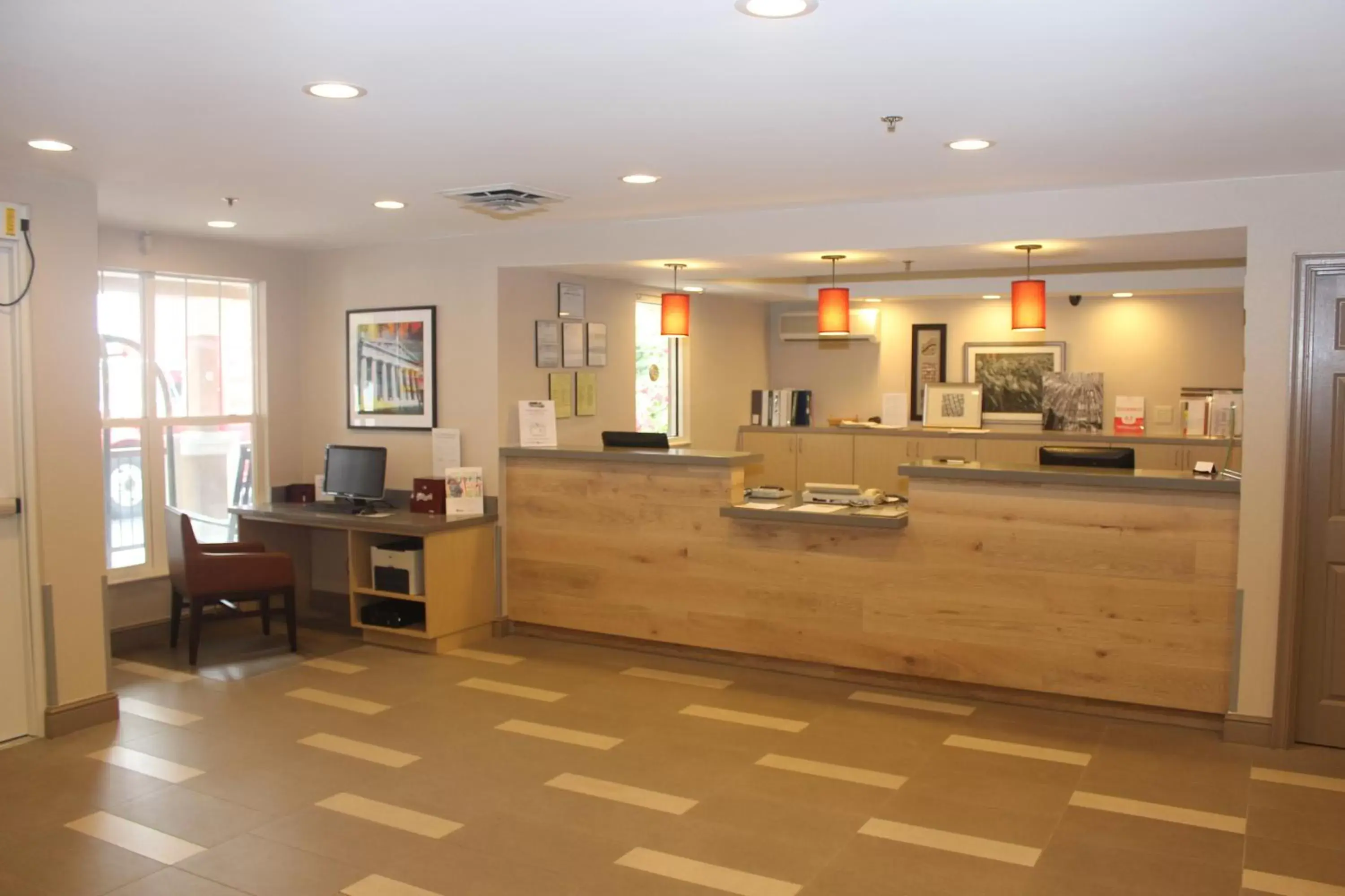 Lobby or reception in Country Inn & Suites by Radisson, Nashville, TN