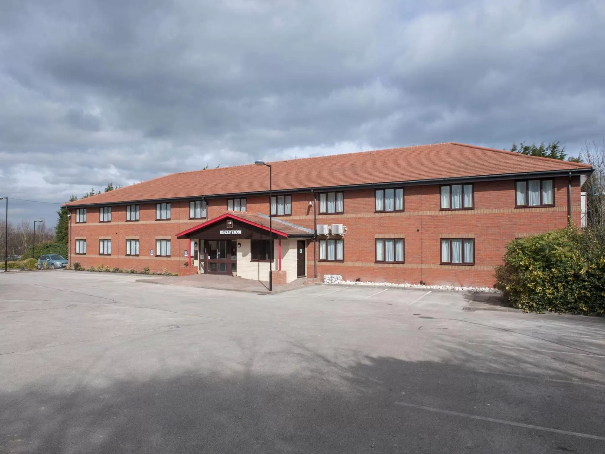 Facade/entrance in Kings Highway, Derby by Marston's Inns