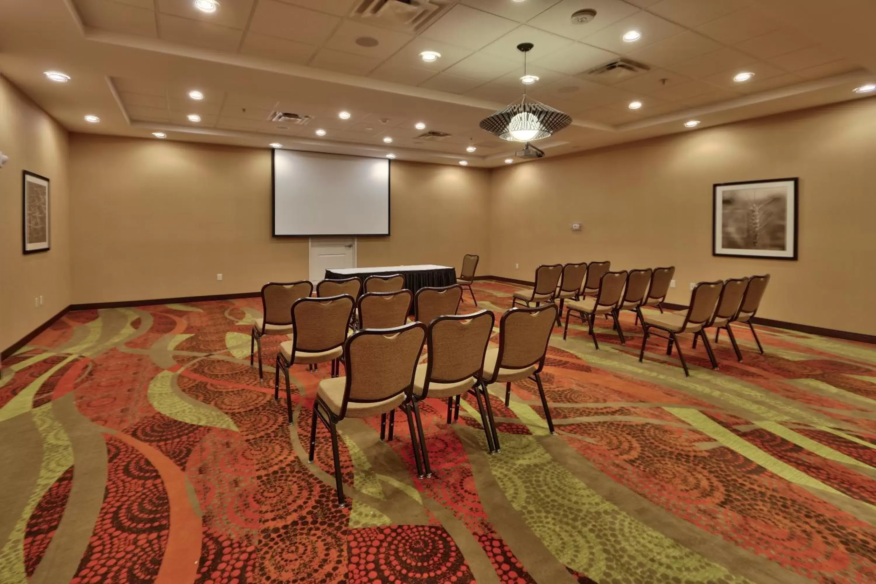 Meeting/conference room in Holiday Inn Roswell, an IHG Hotel