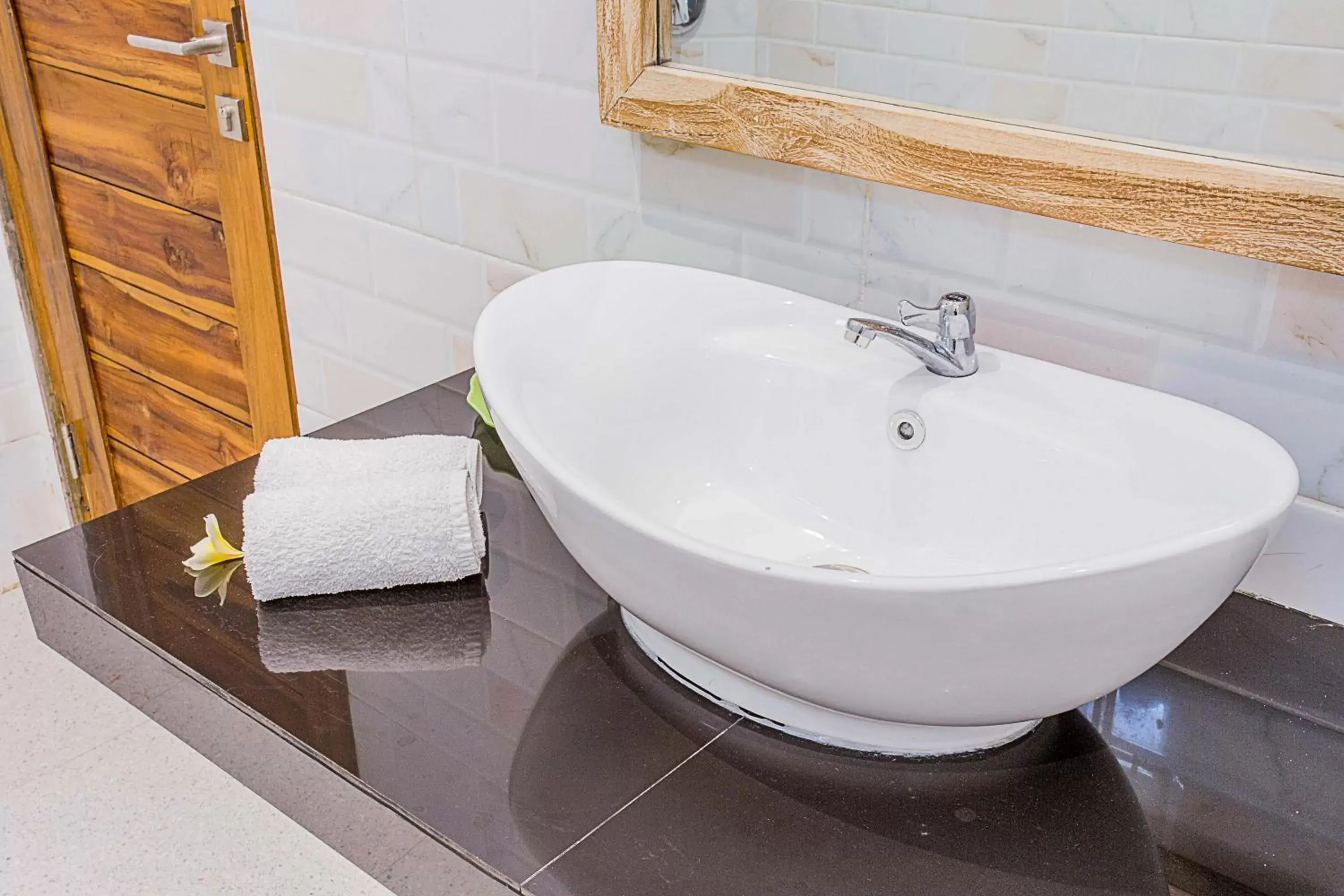 Bathroom in Dinatah Lembongan Villas