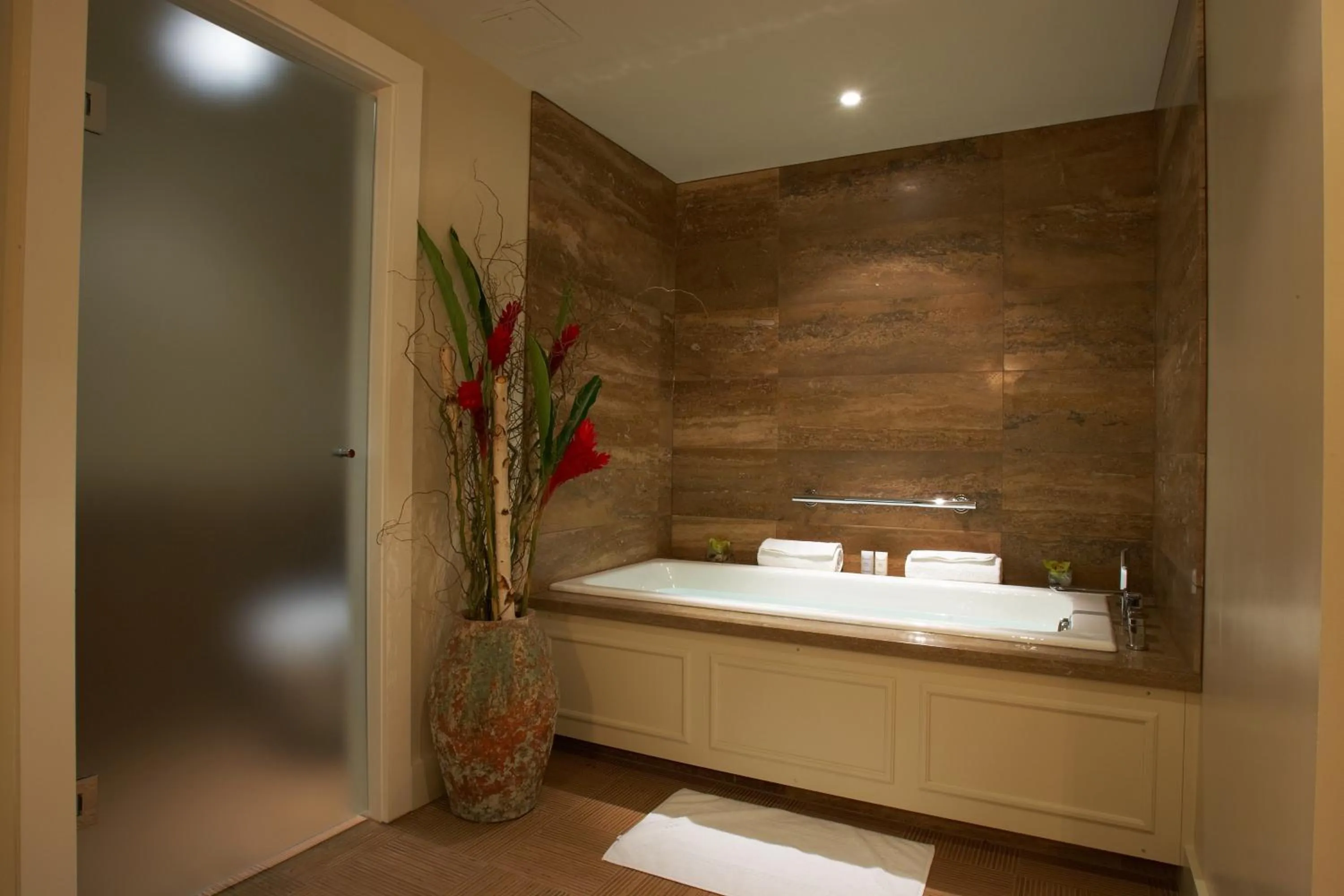 Shower in The Ivy at Verity