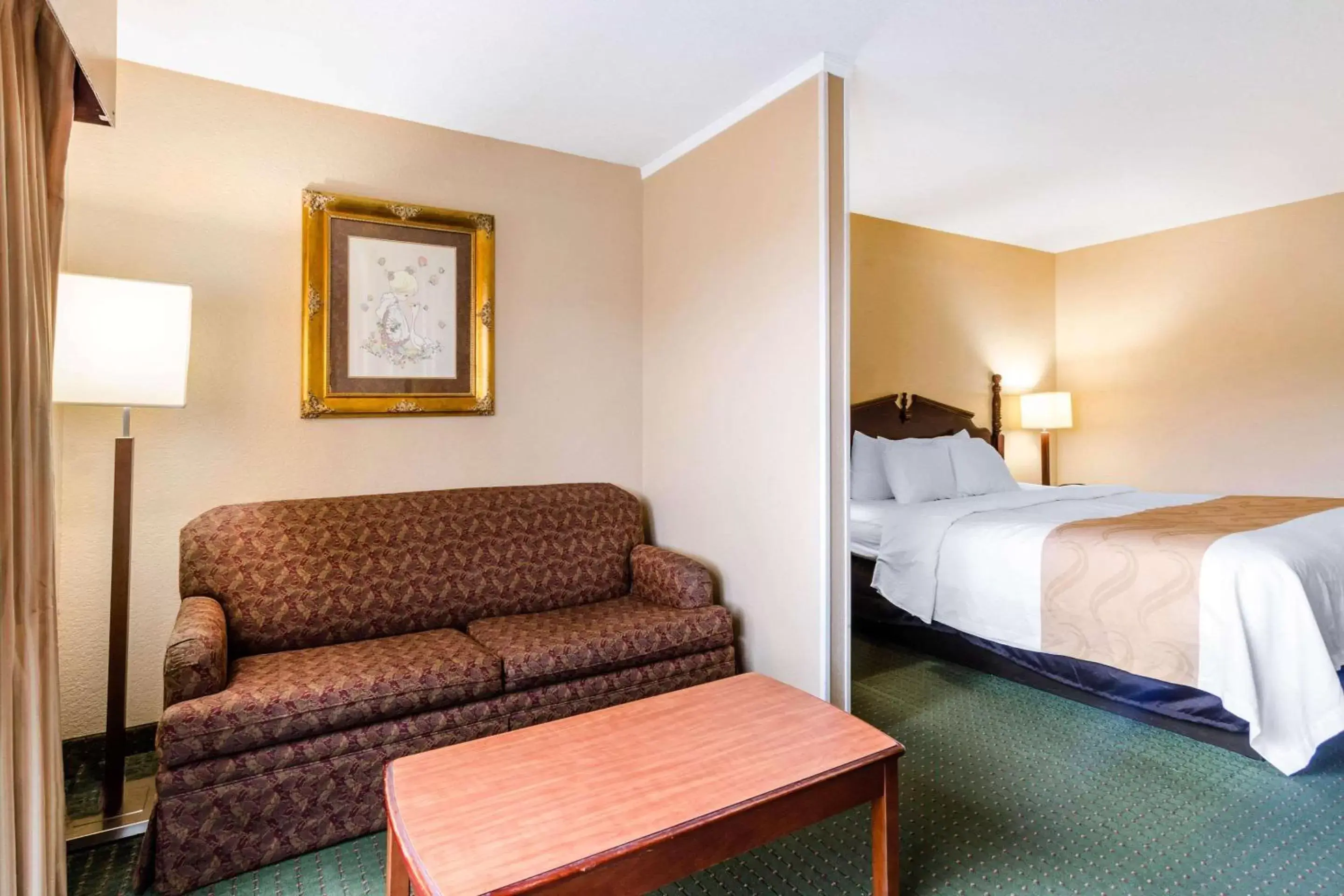 Photo of the whole room in Quality Inn & Suites Carthage