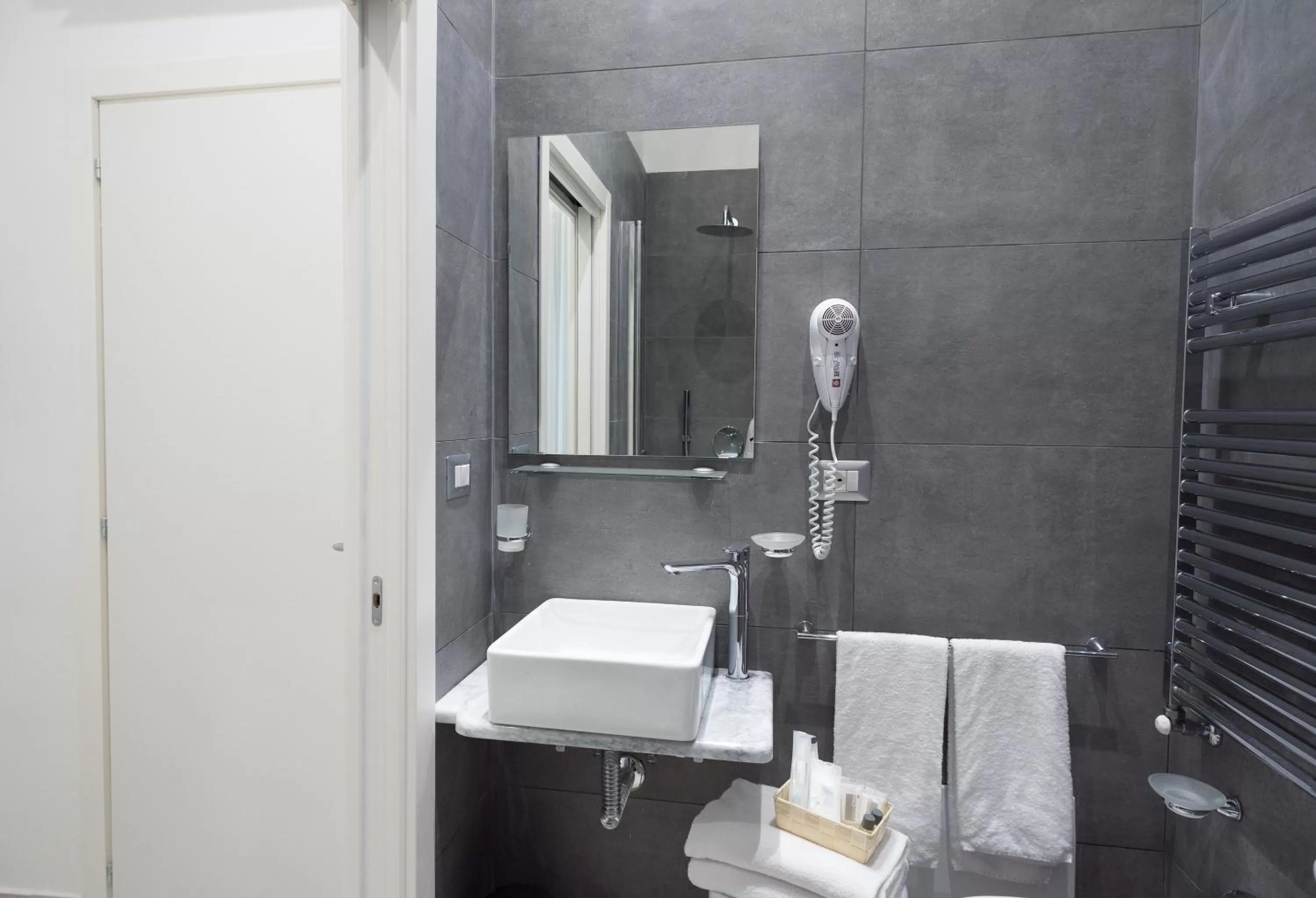 Bathroom in Toledo in