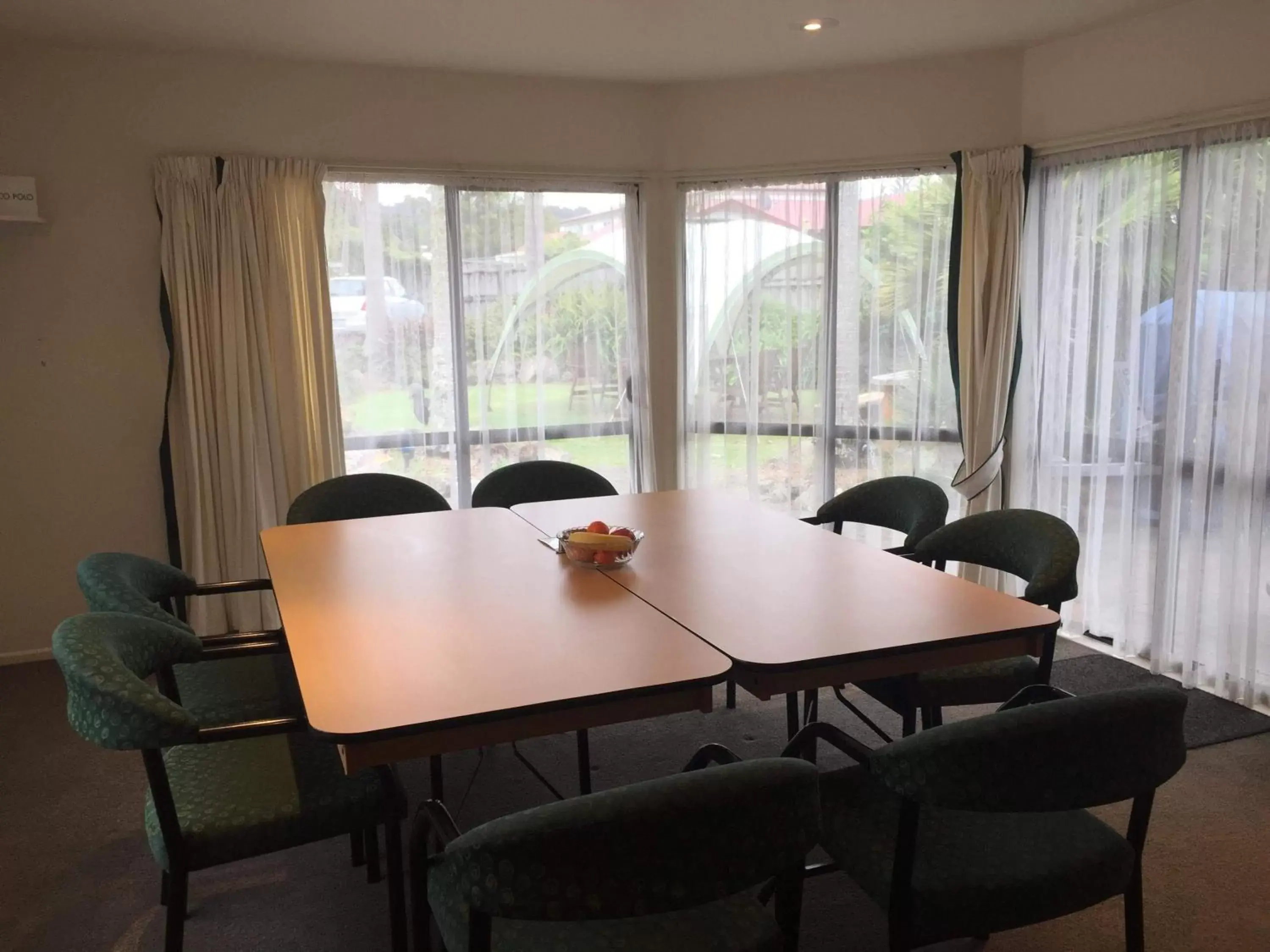 Meeting/conference room in Cypress Court Motel
