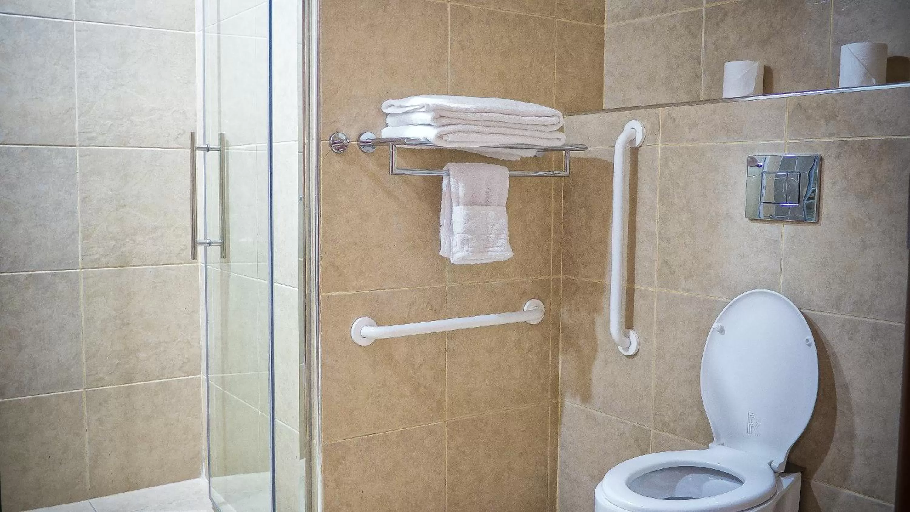 Toilet in Best Western Kisumu Hotel