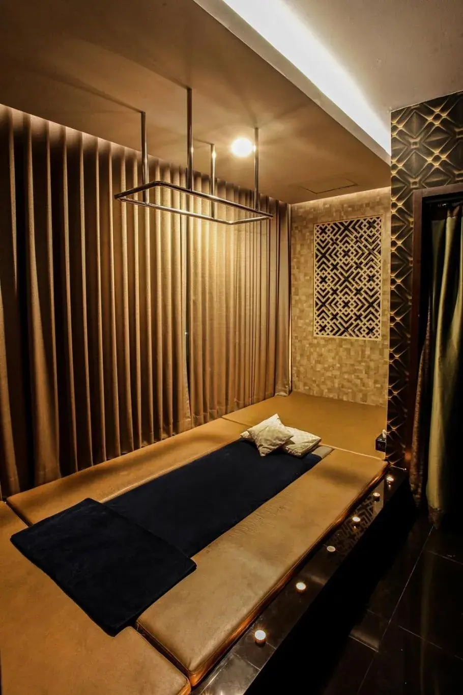 Massage, Bed in Platinum Hotel & Convention Hall Balikpapan Massage, Bed in Platinum Hotel & Convention Hall Balikpapan