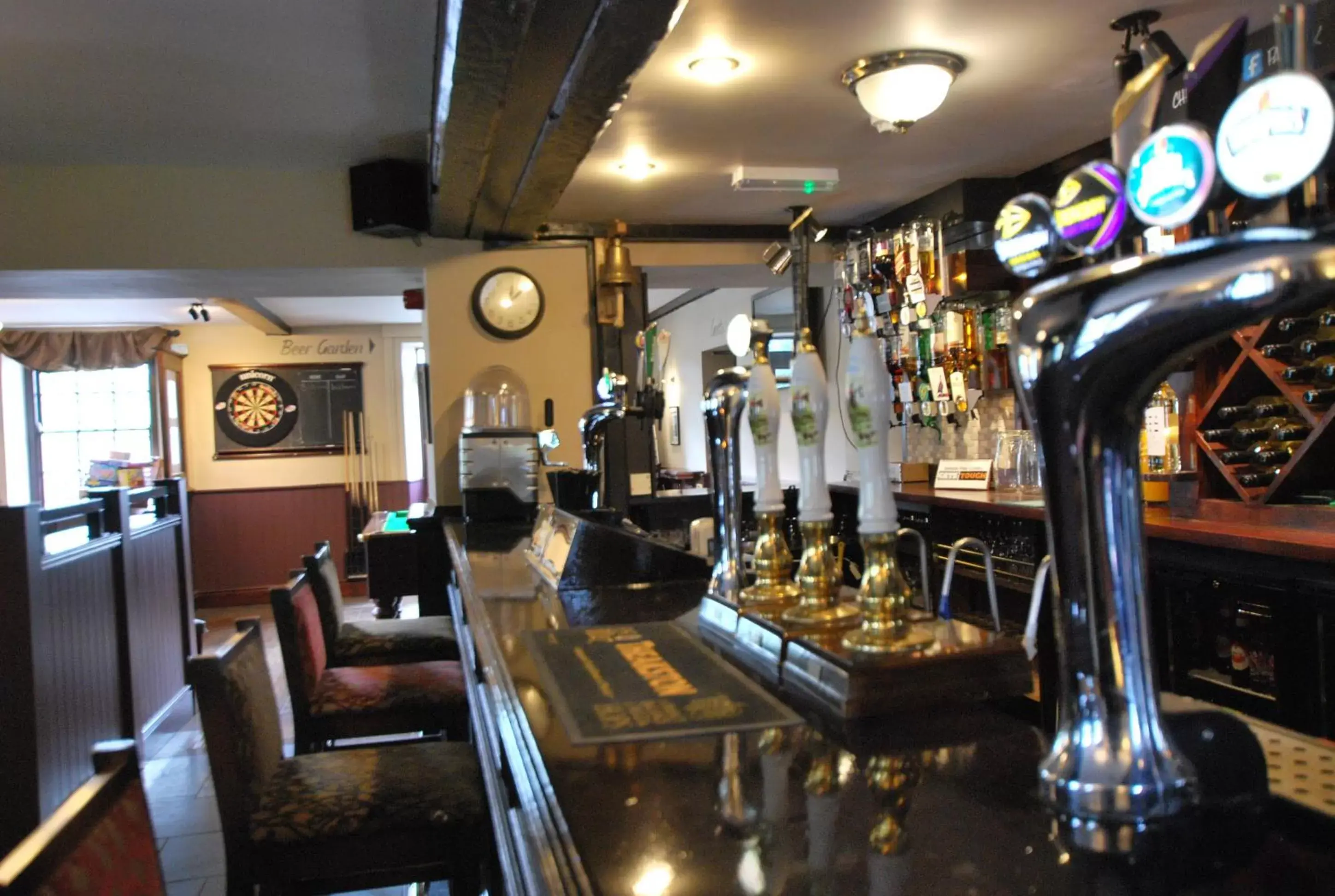 Lounge or bar in the punchbowl hotel