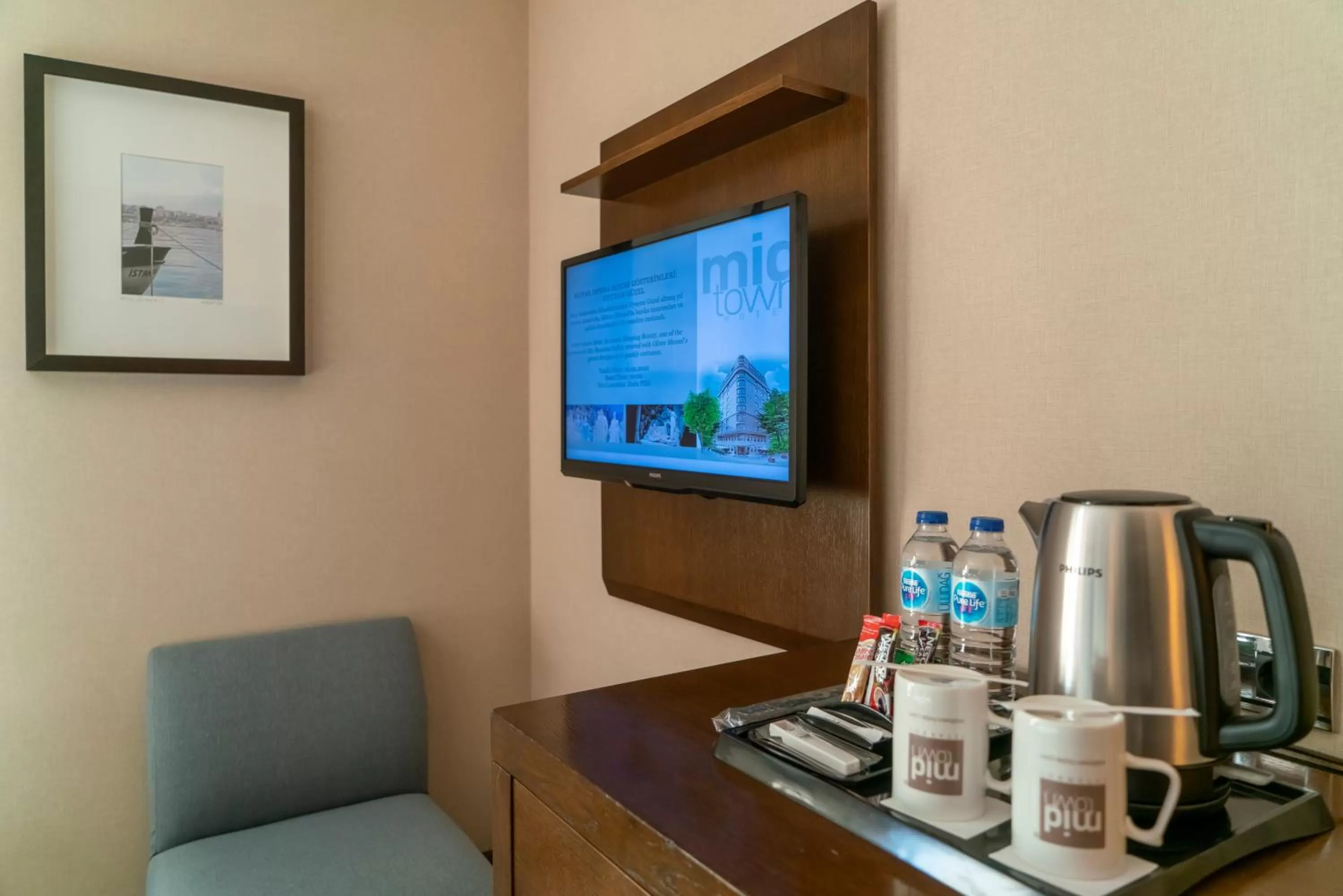 TV and multimedia in Midtown Hotel
