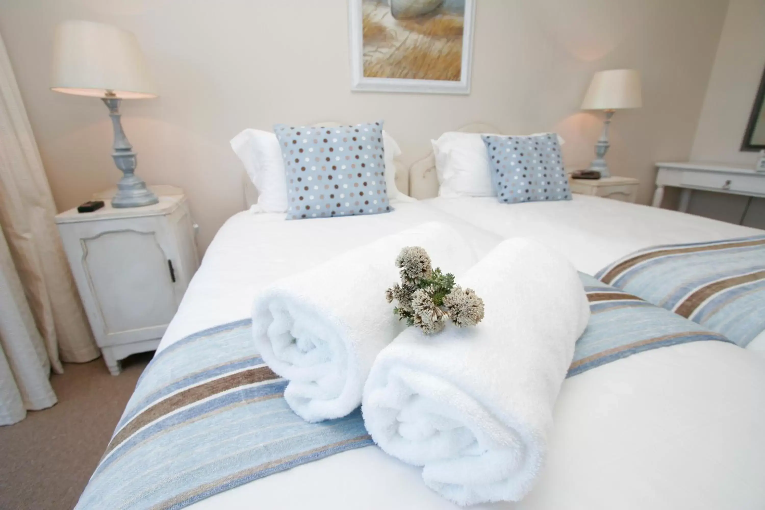 Luxury King or Twin Room with Sea View - single occupancy in The Beach House Luxury King or Twin Room with Sea View - single occupancy in The Beach House