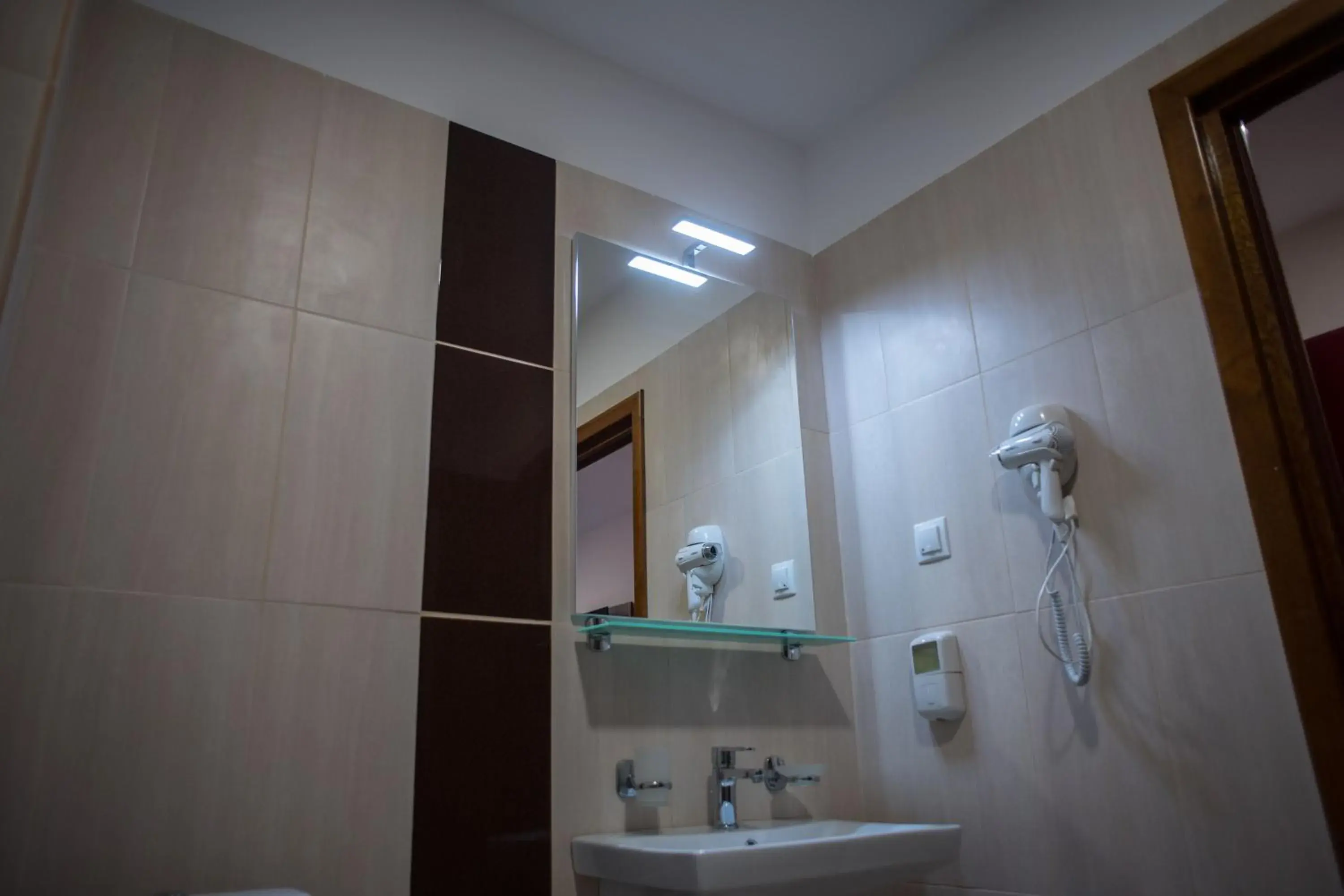 Bathroom in Hotel Marea Neagra Sinaia