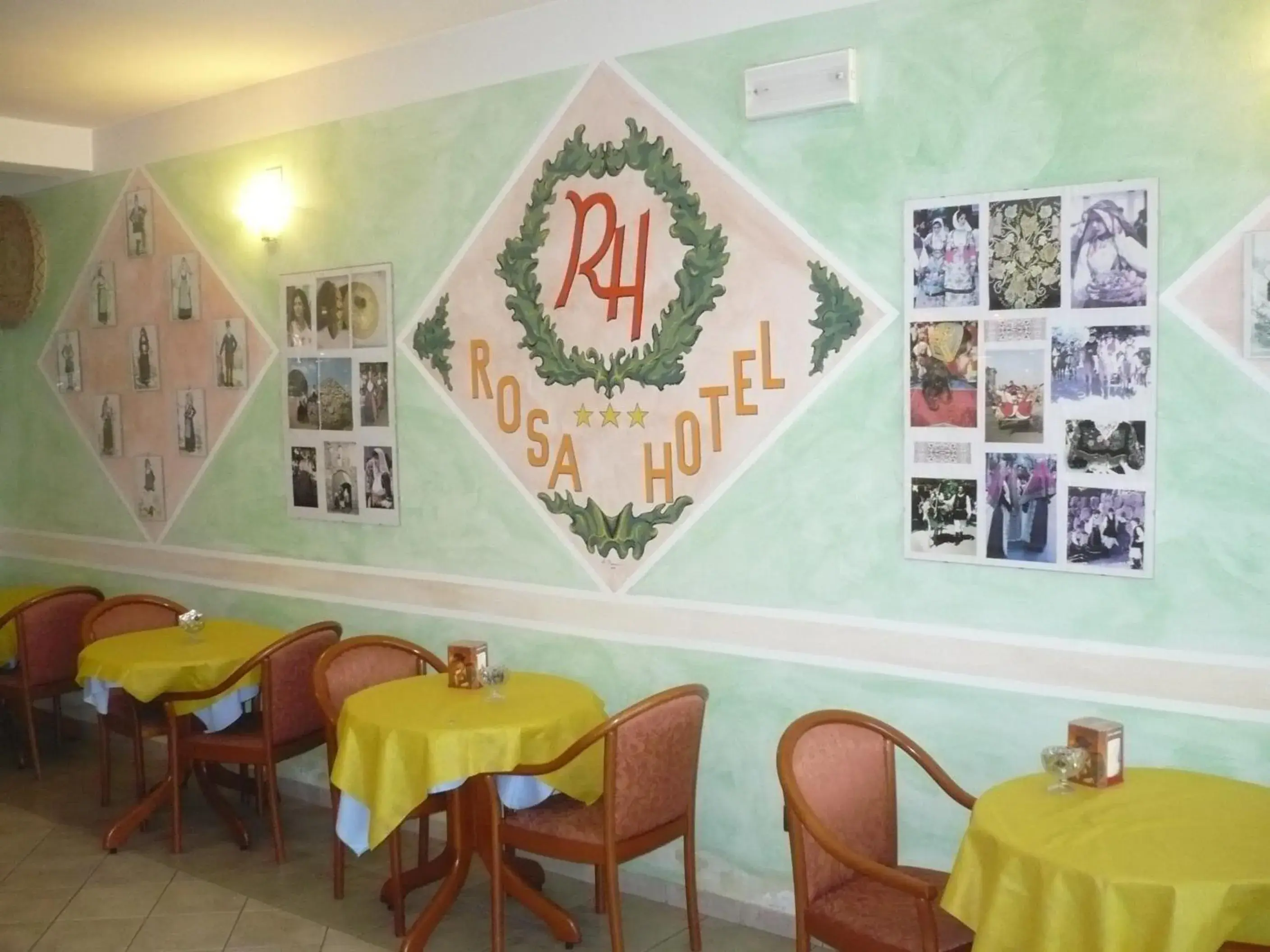 Restaurant/Places to Eat in Rosa Hotel