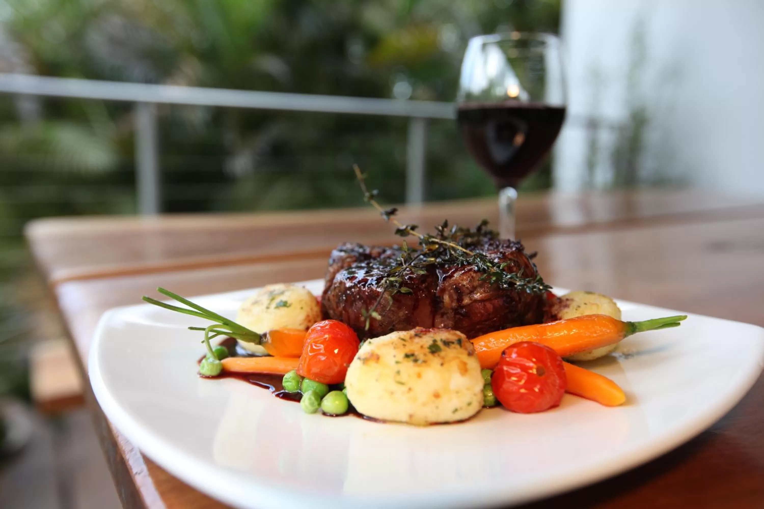 Food and drinks in Red Bridge Motor Inn