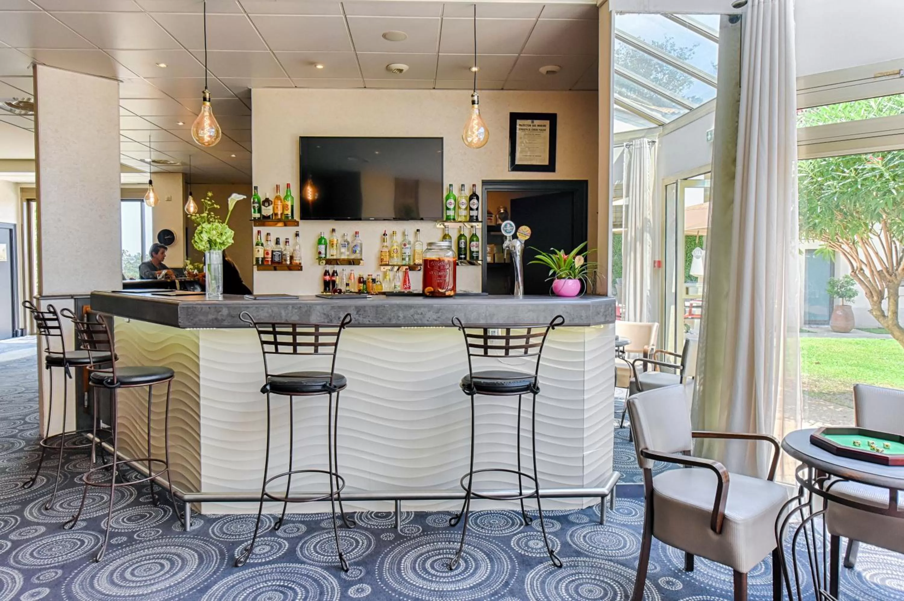 Communal lounge/ TV room in Best Western PLUS Elixir Grasse