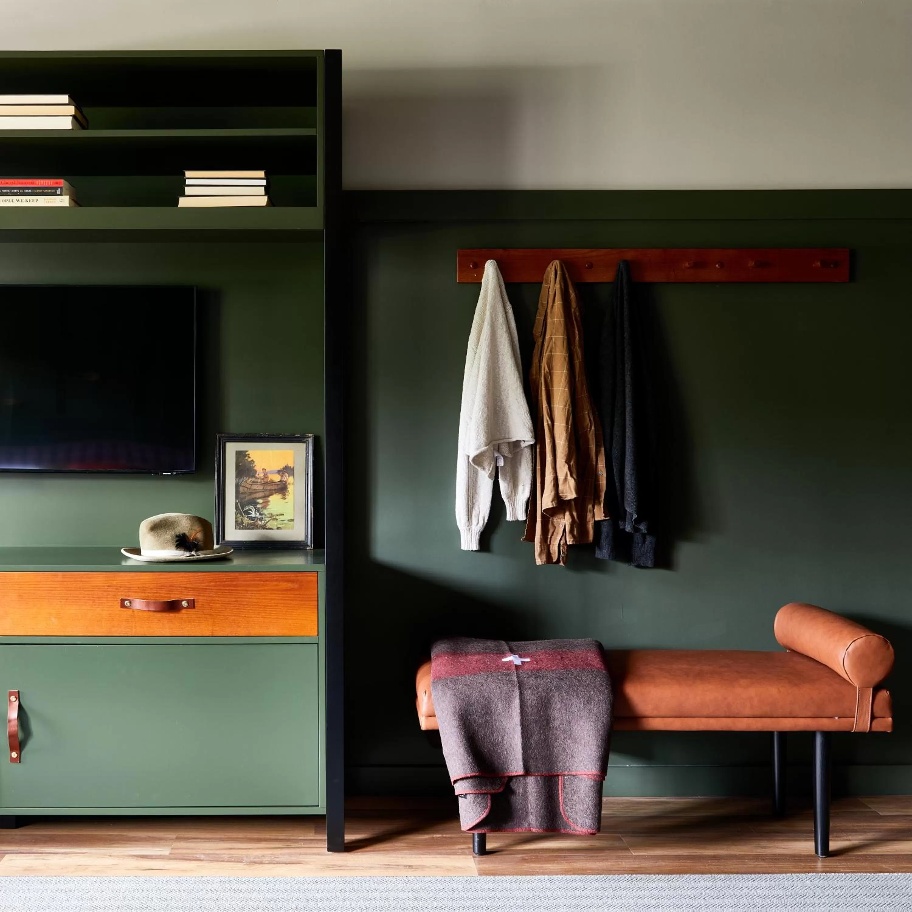 TV and multimedia in Hunter Lodge, a Bluebird by Lark