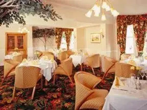 Restaurant/Places to Eat in Arundel House Hotel