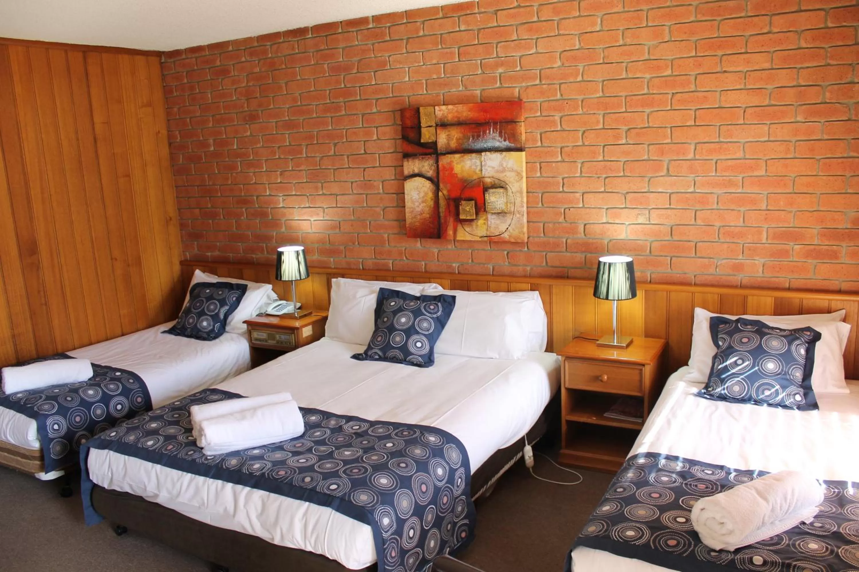 Bedroom, Bed in Bakery Hill Motel