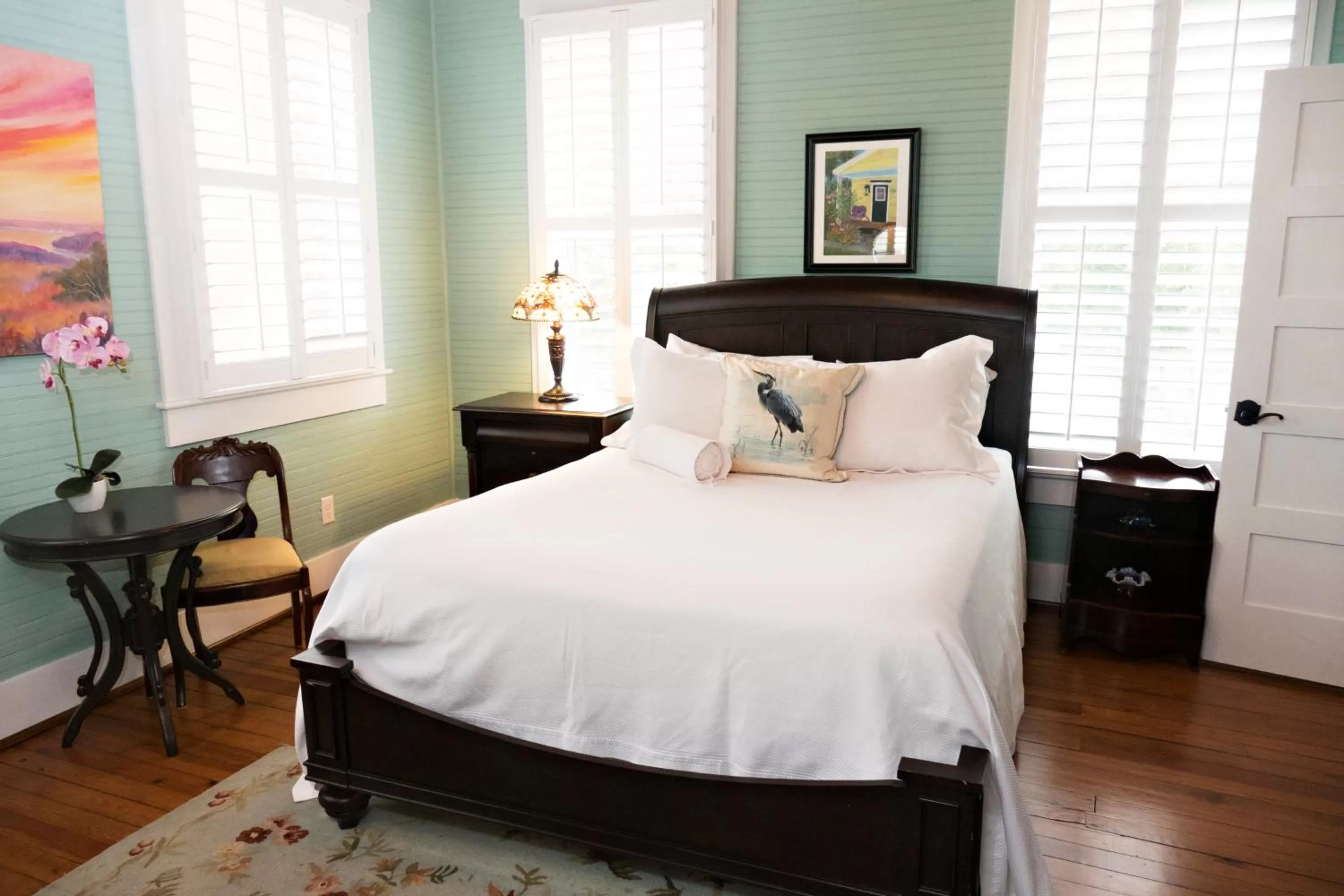 Photo of the whole room, Bed in Beachview Inn and Spa