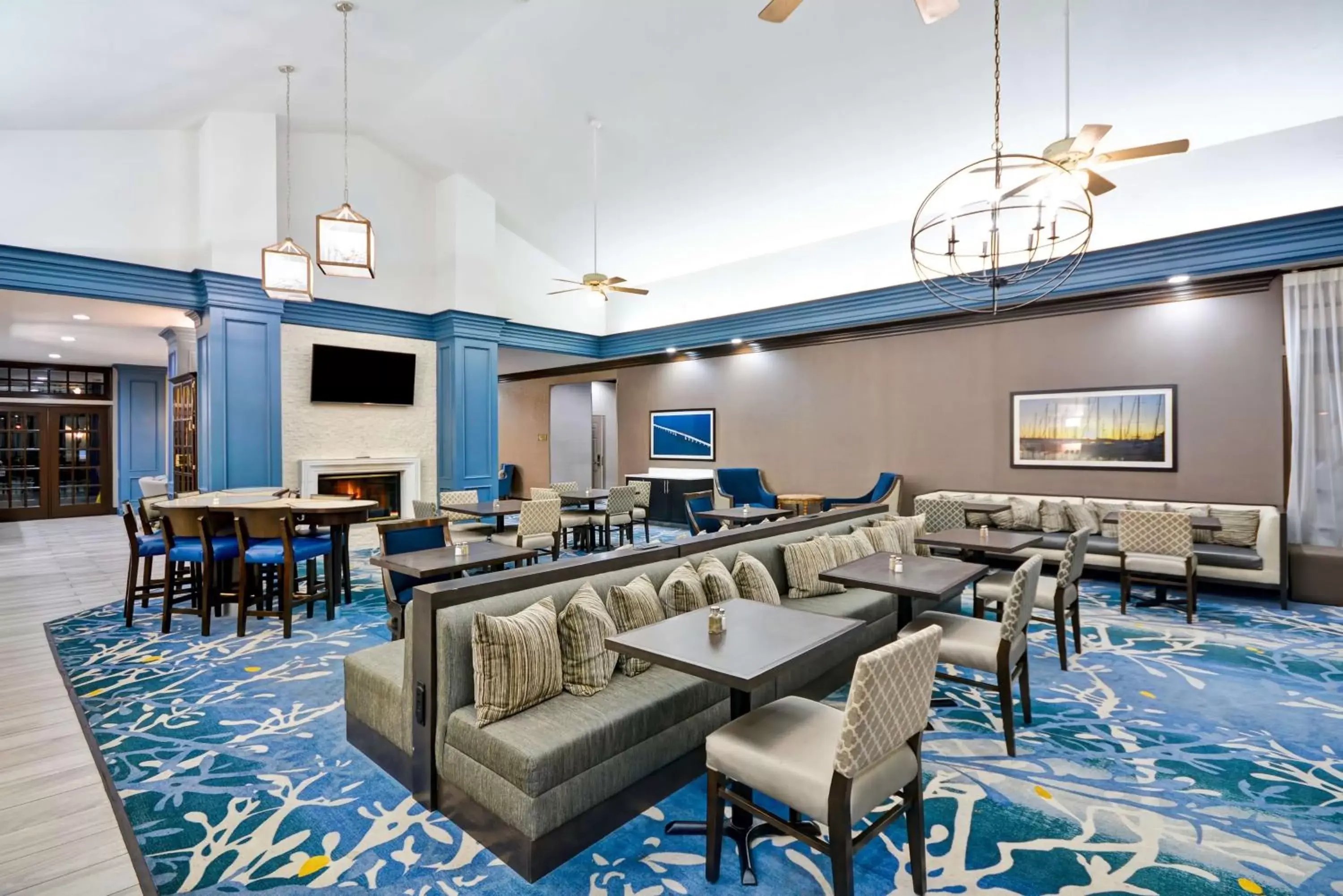 Dining area in Homewood Suites by Hilton Dallas-Lewisville