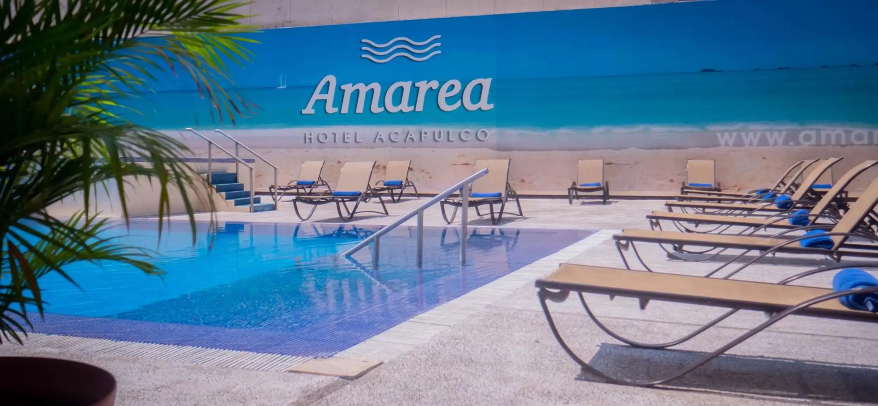 Swimming Pool in Amarea Hotel Acapulco