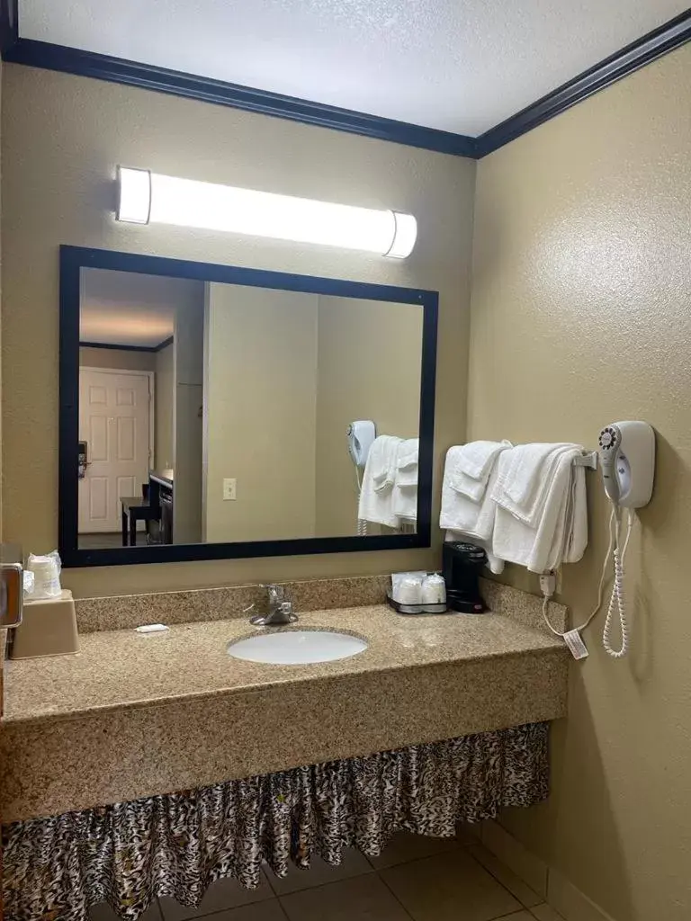 Bathroom in Super 8 by Wyndham Crescent City