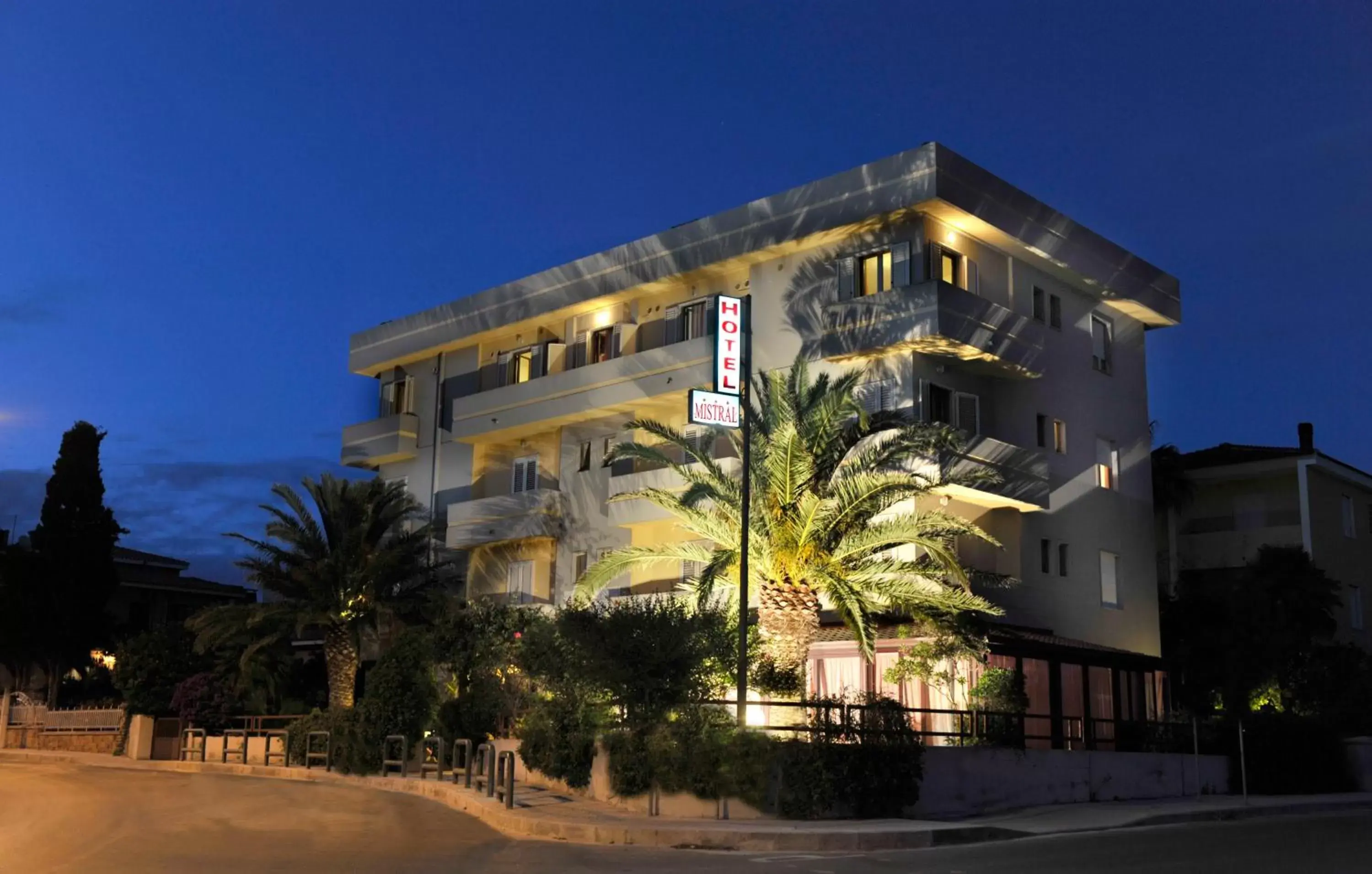 Facade/entrance, Property Building in Hotel Mistral