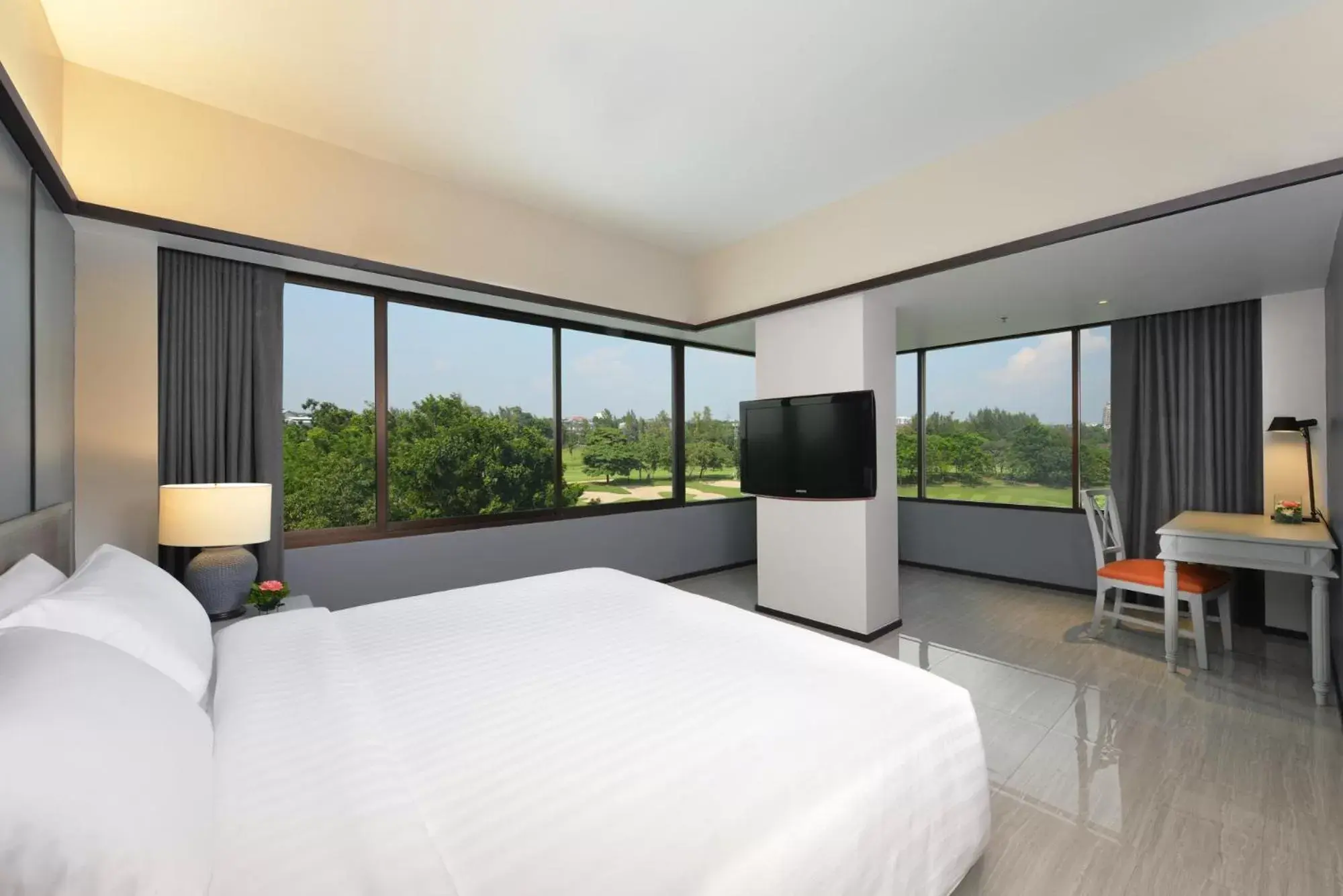 Bed in Tinidee Hotel Bangkok Golf Club - SHA Certified