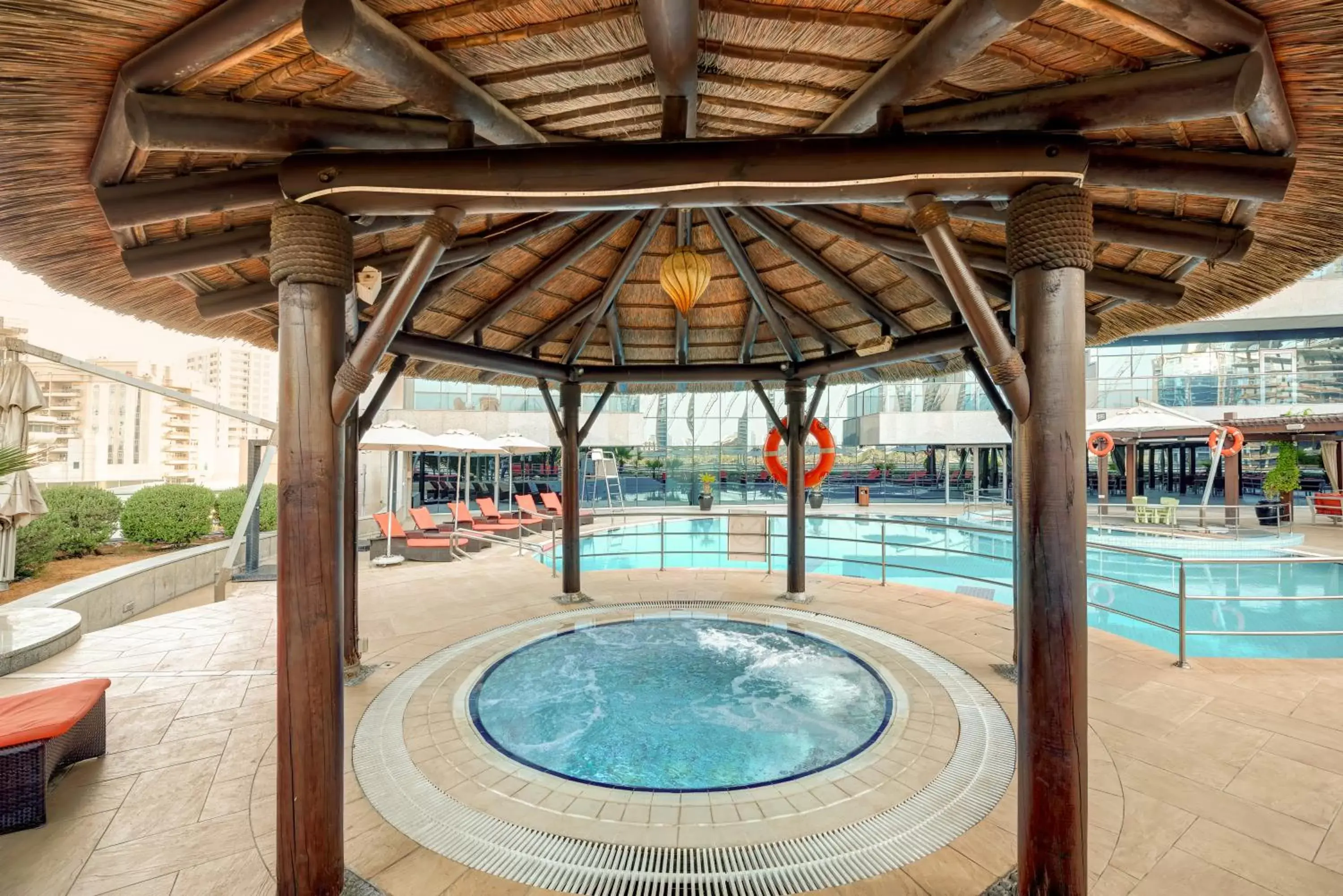 Hot Tub, Swimming Pool in Copthorne Hotel Dubai