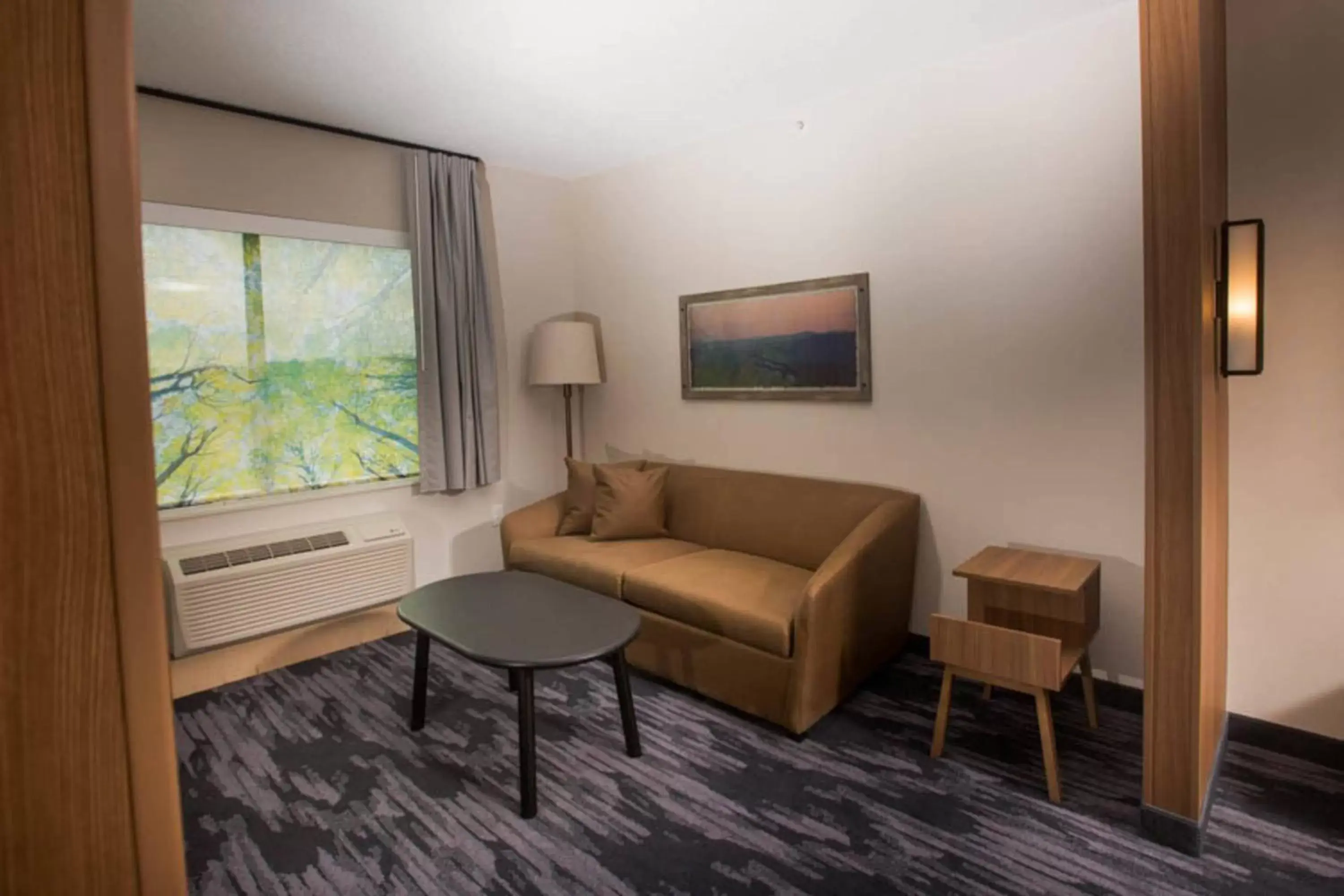 Living room, Seating Area in Fairfield Inn & Suites by Marriott Philadelphia Broomall/Newtown Square