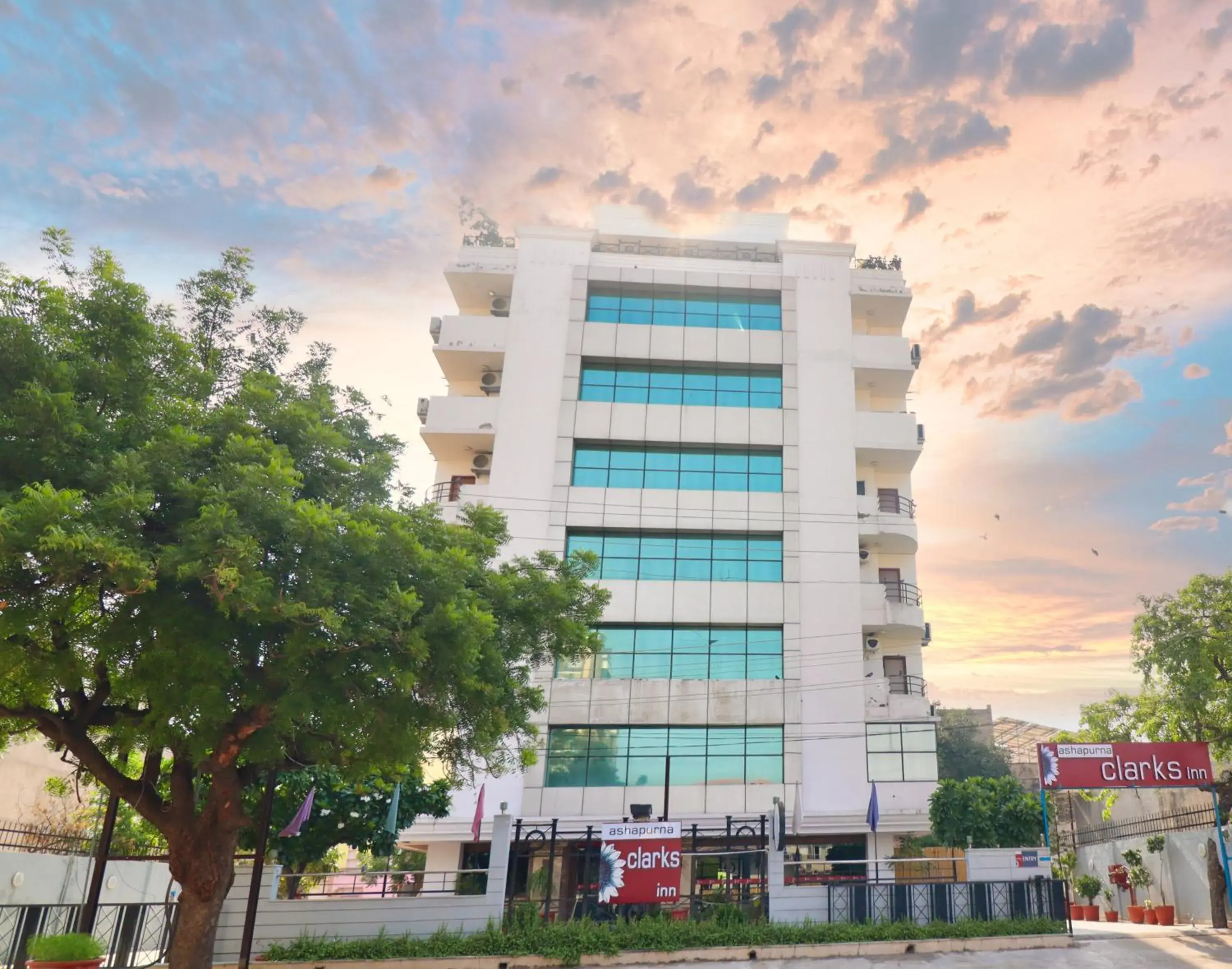 Property Building in Hotel Clarks Inn Jaipur, Banipark