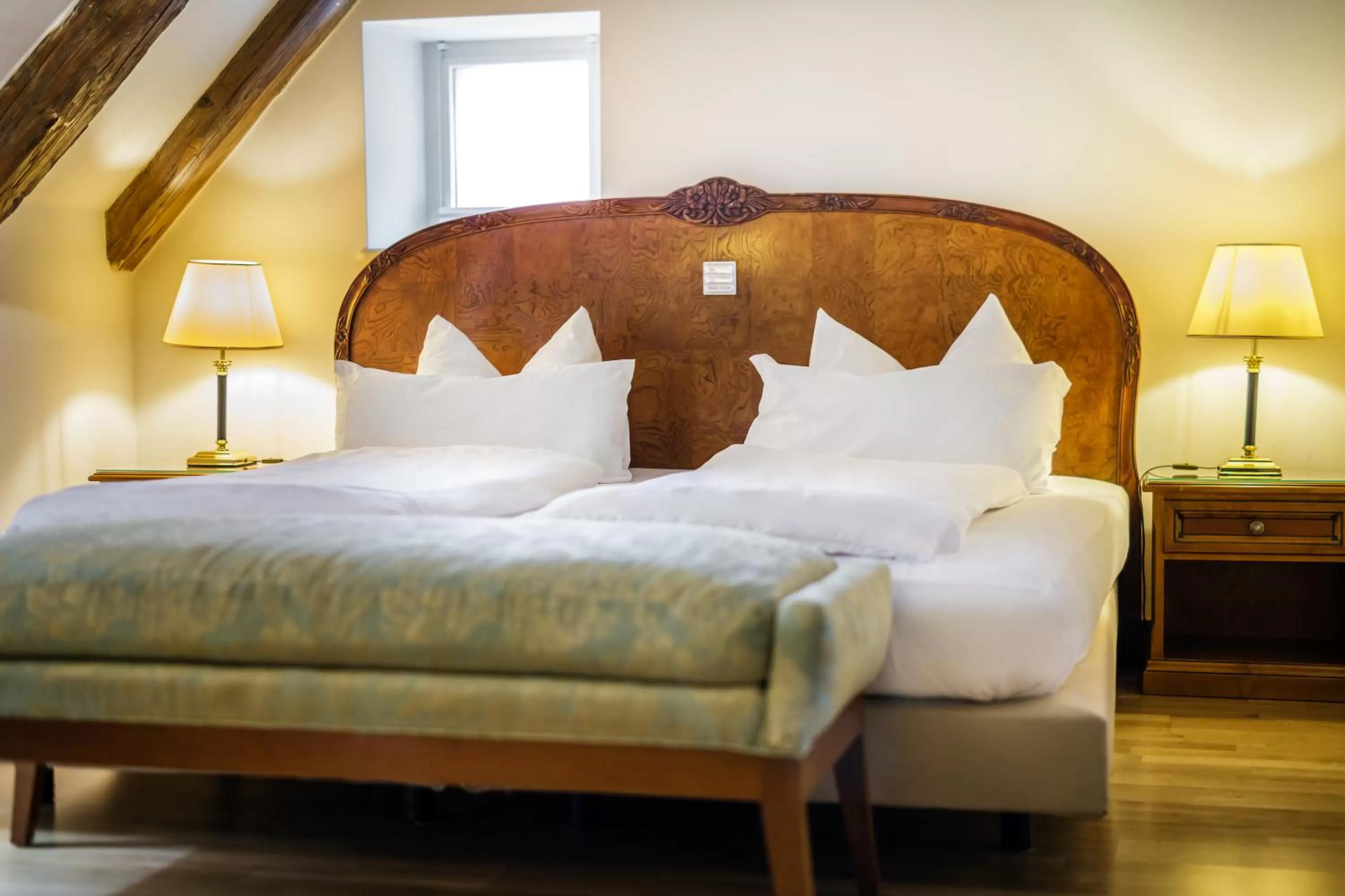 Bed in Chin-Chin Hotel ehemals Bohemian Hotel