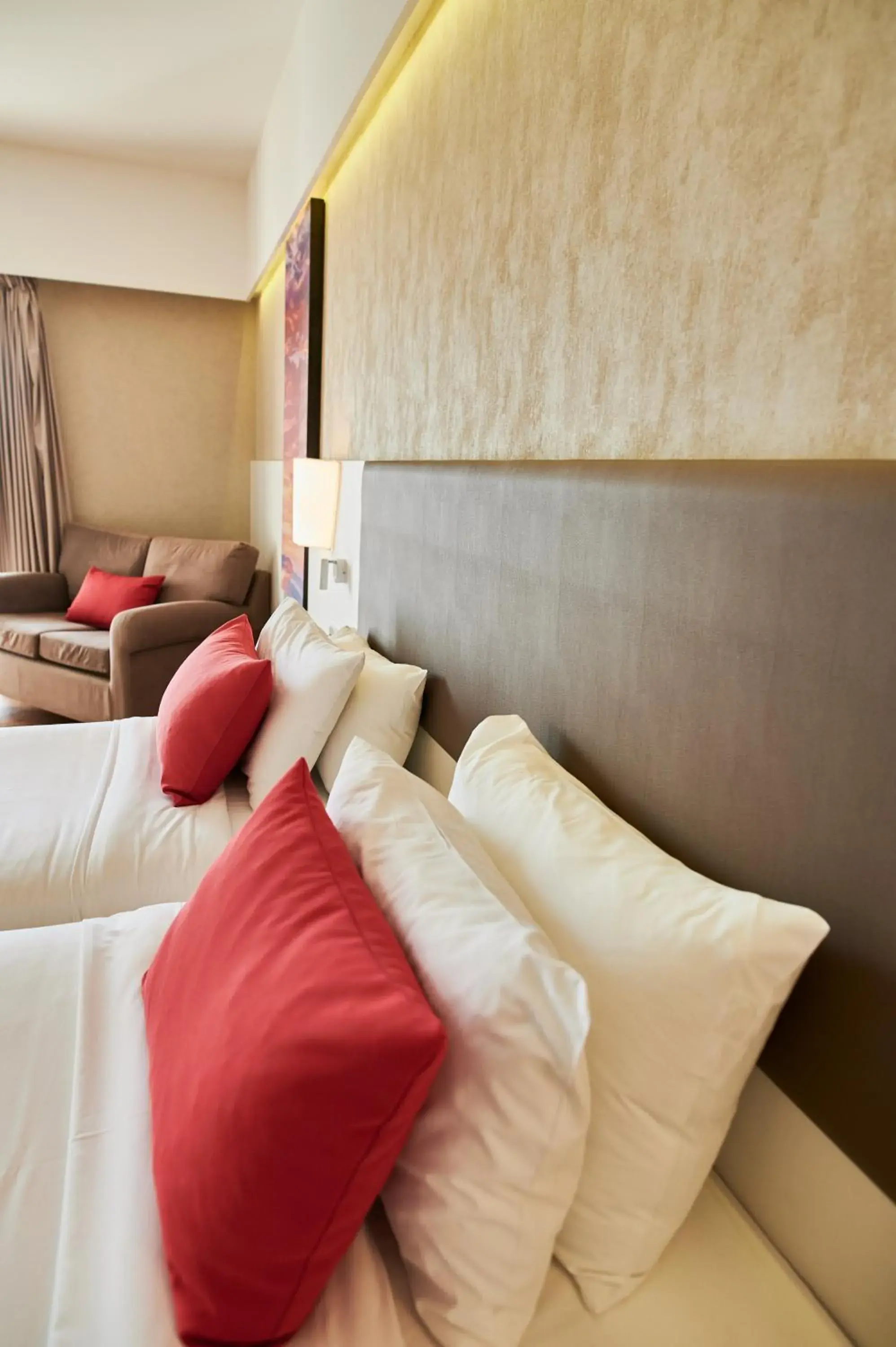 Bed in Ramada Plaza Thraki