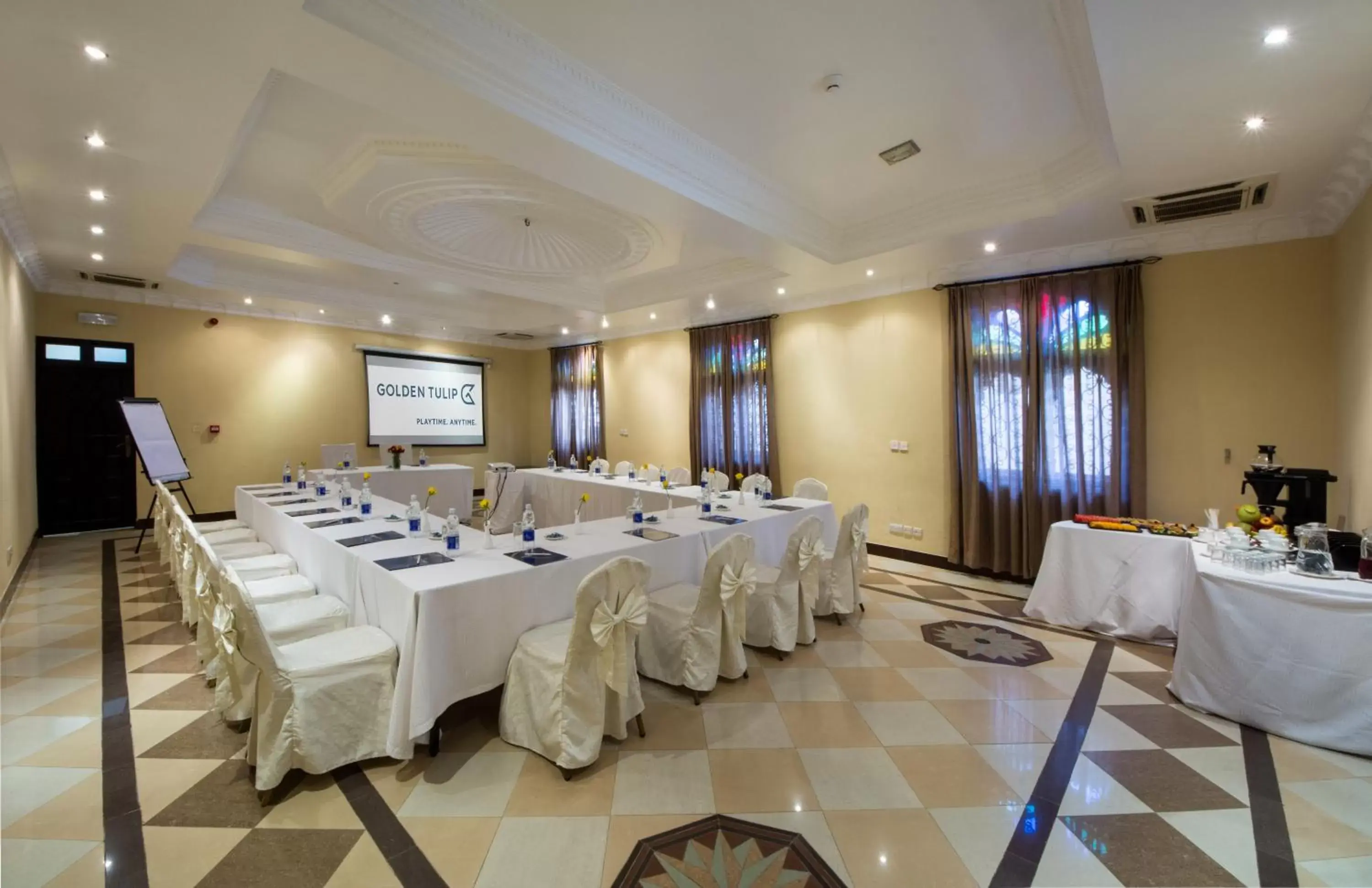 Property building in Golden Tulip Stone Town Boutique Property building in Golden Tulip Stone Town Boutique