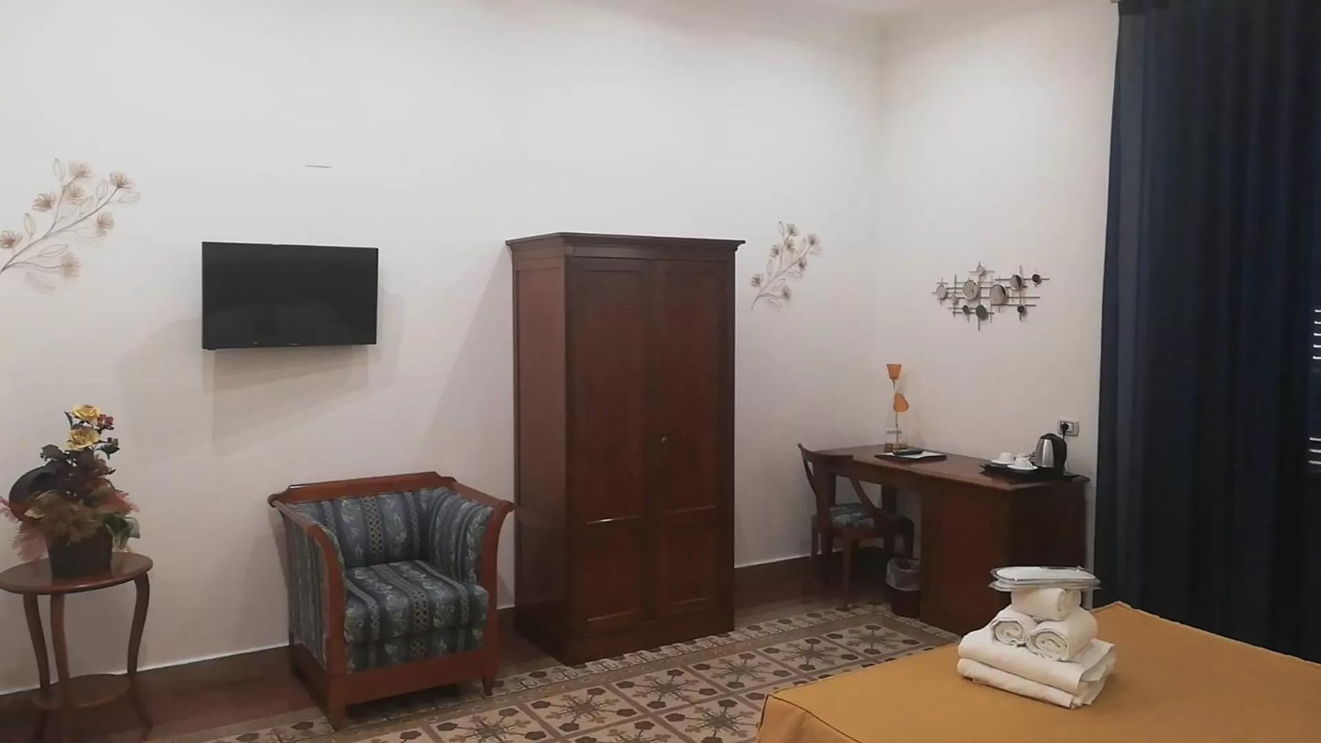 Bedroom, Bed in Hotel Tonic