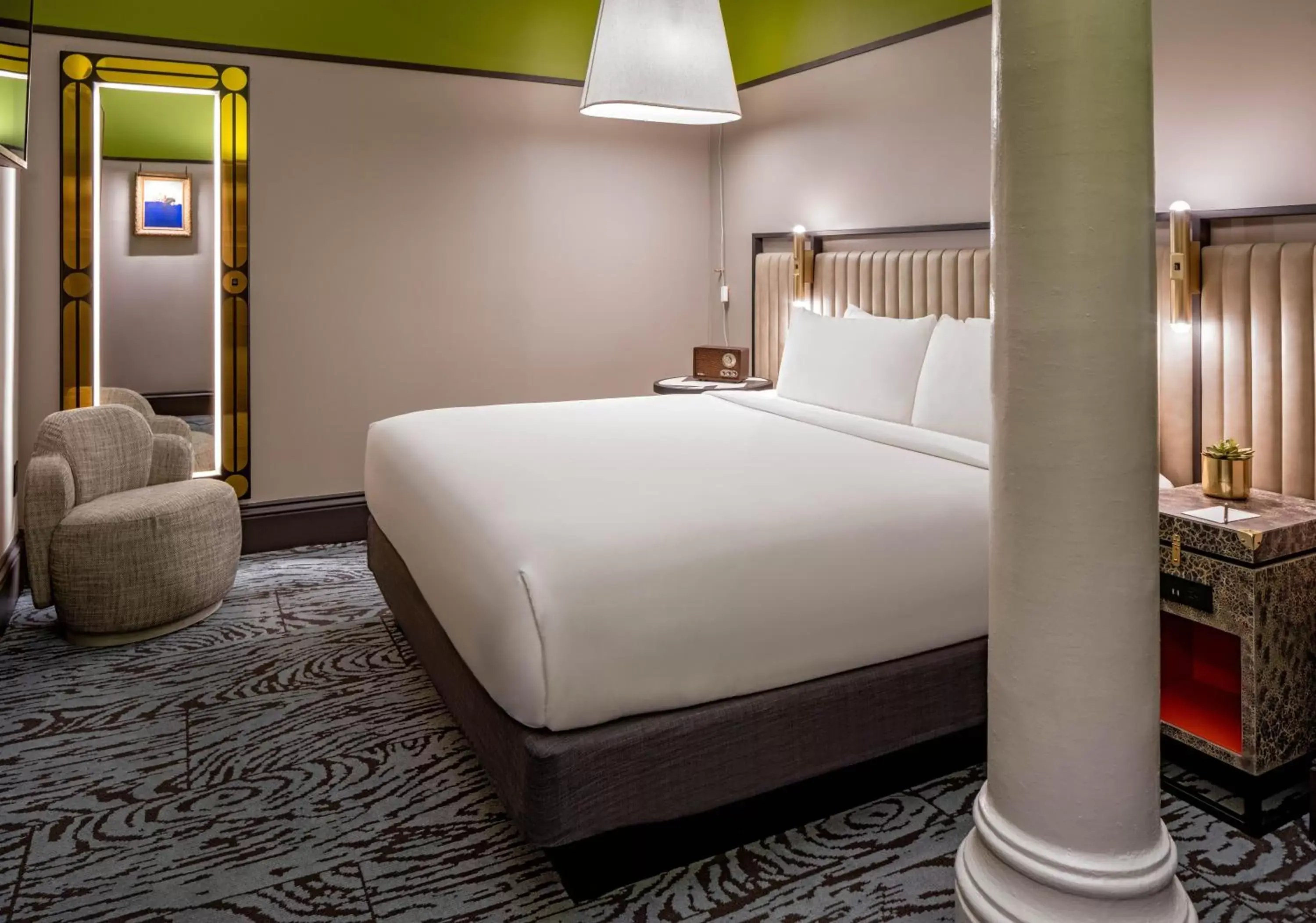 Bedroom, Bed in Pelham Hotel