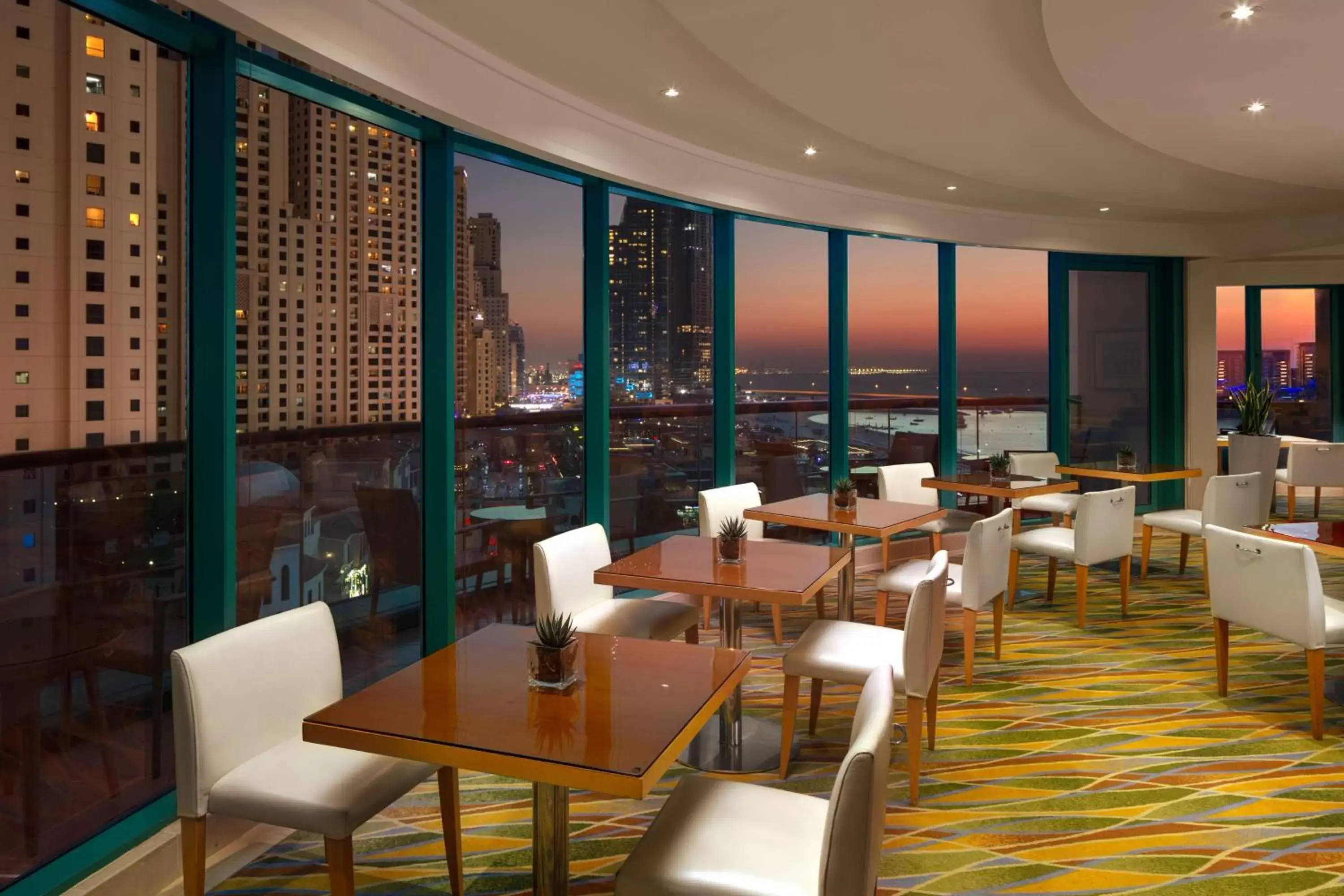 Living room, Restaurant/Places to Eat in Hilton Dubai Jumeirah