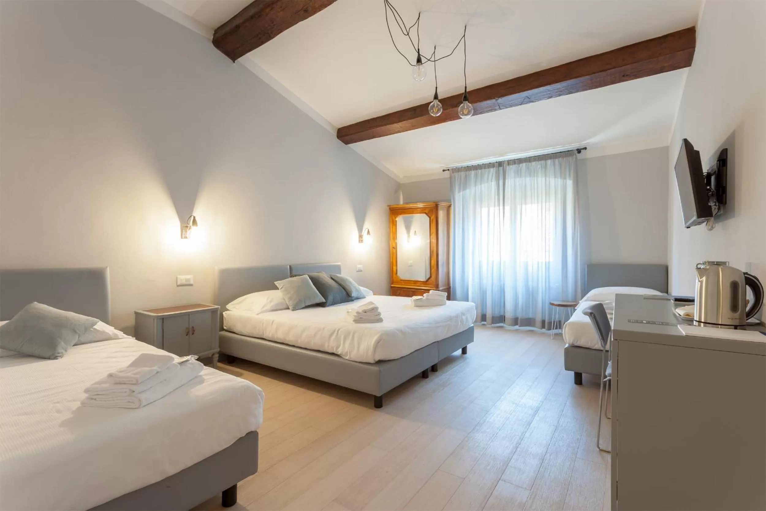 Photo of the whole room, Bed in Santo Spirito Venti