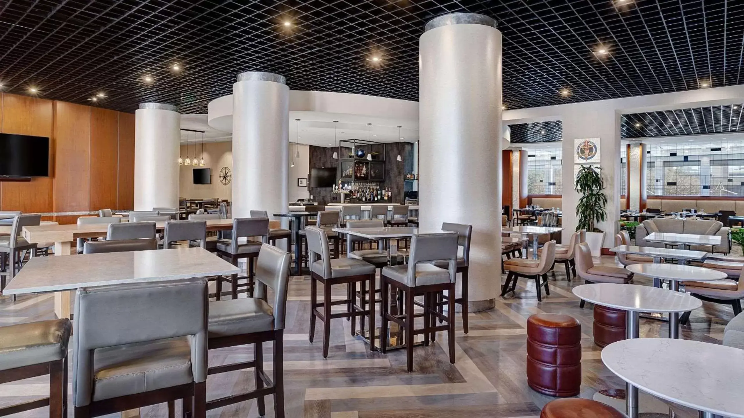 Restaurant/Places to Eat in Hyatt Regency DFW International Airport