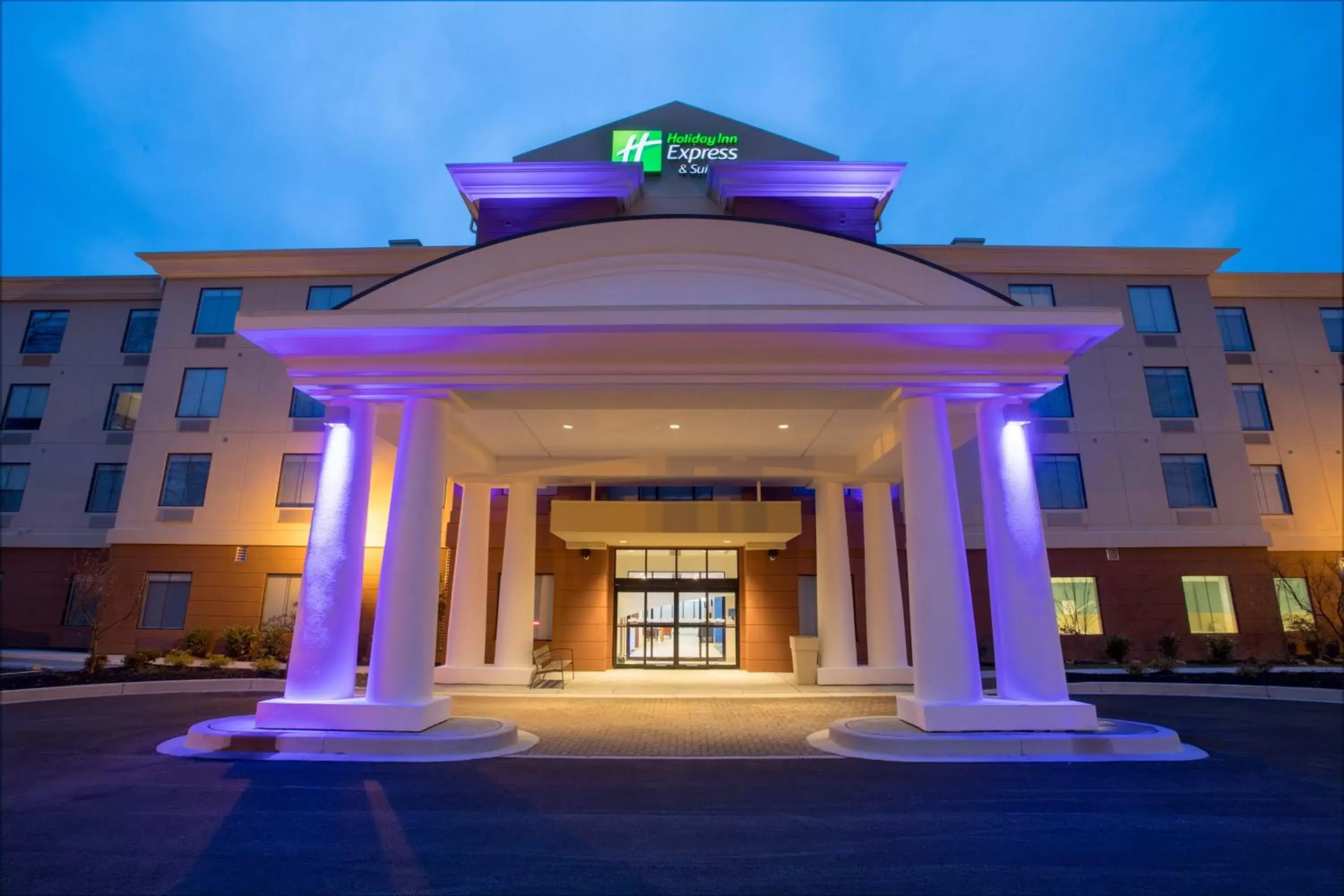 Property Building in Holiday Inn Express & Suites Owings Mills-Baltimore Area, an IHG Hotel