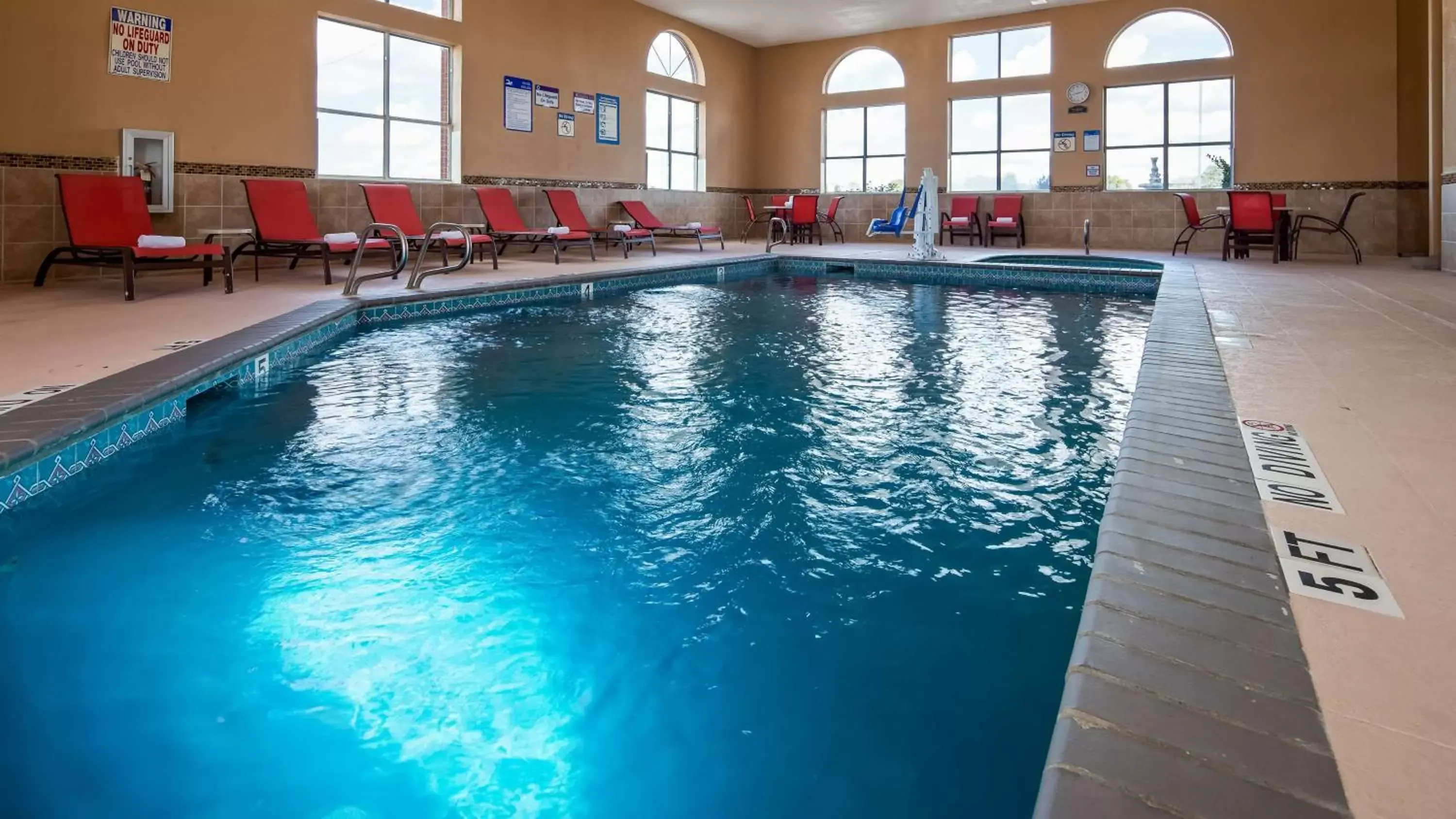 On site, Swimming Pool in Best Western Plus Lubbock Windsor Inn