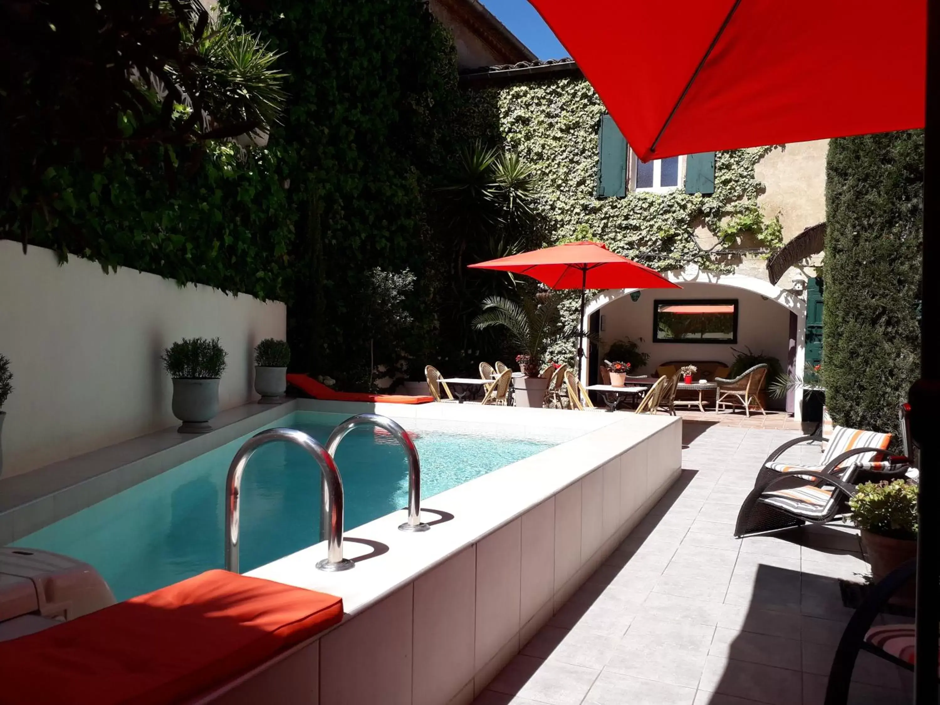 Balcony/Terrace, Swimming Pool in Chambres d'hôtes Belle Vigneronne