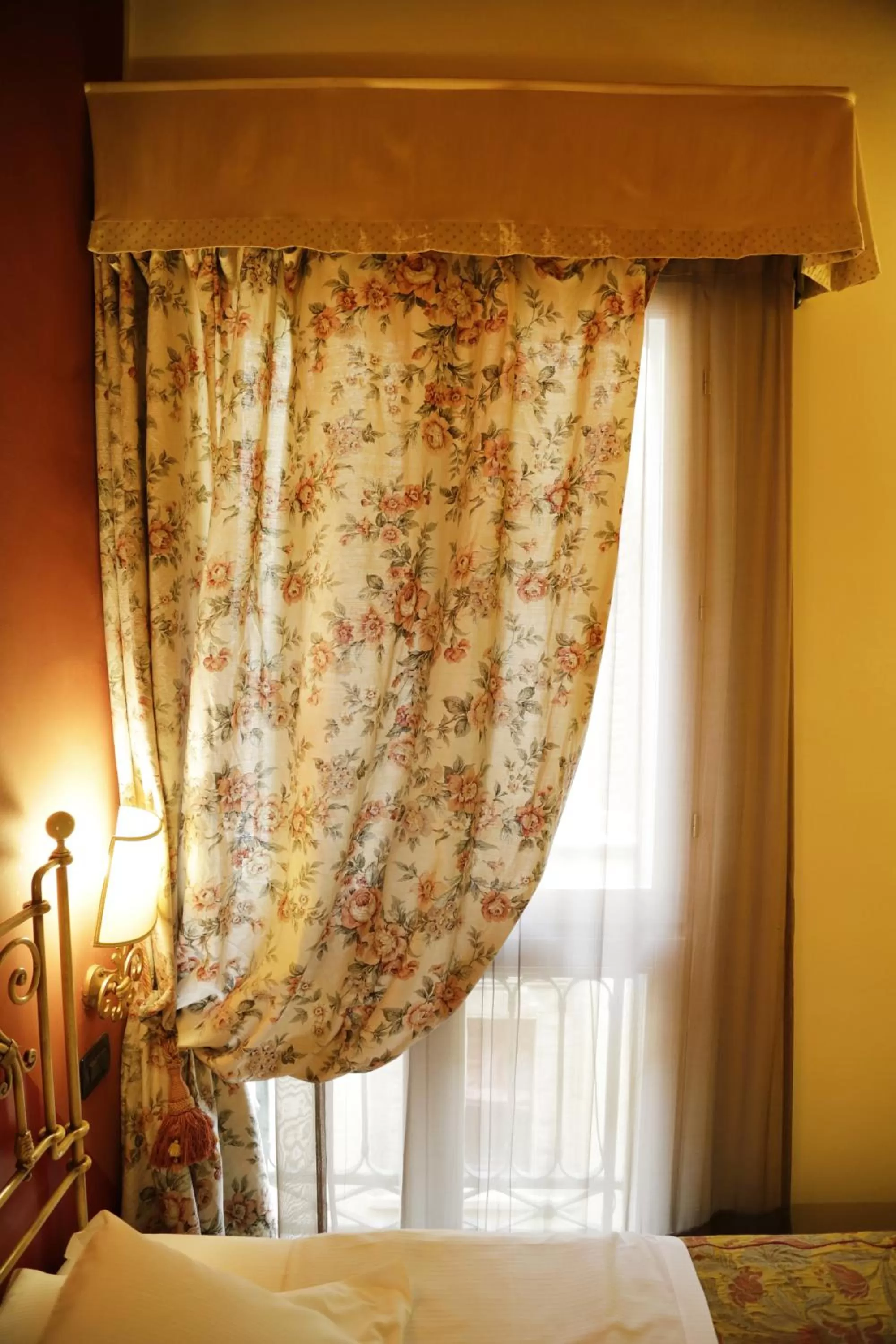 Bedroom, Bed in Albergo delle Drapperie