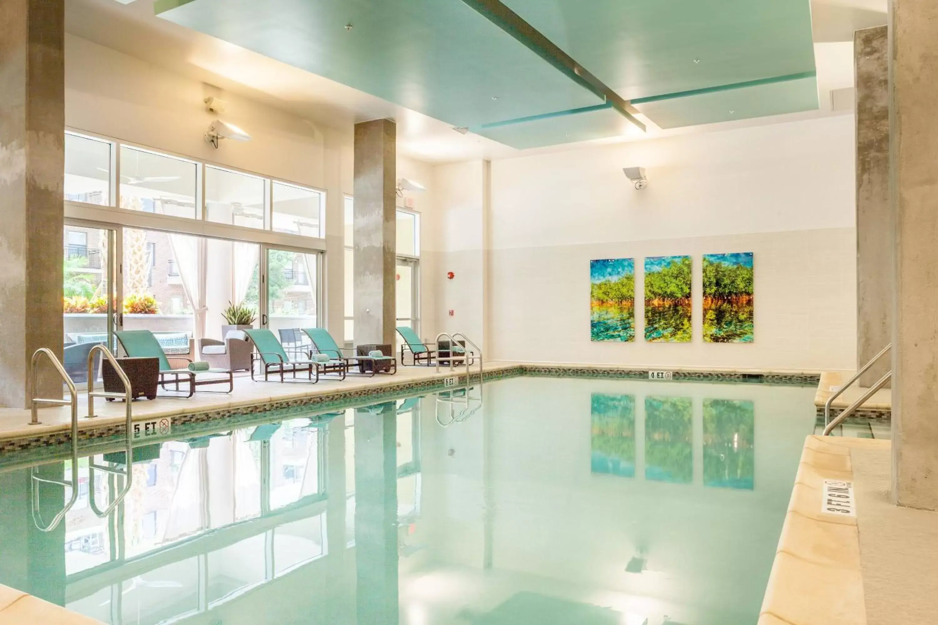 Swimming Pool in Residence Inn by Marriott Orlando Downtown