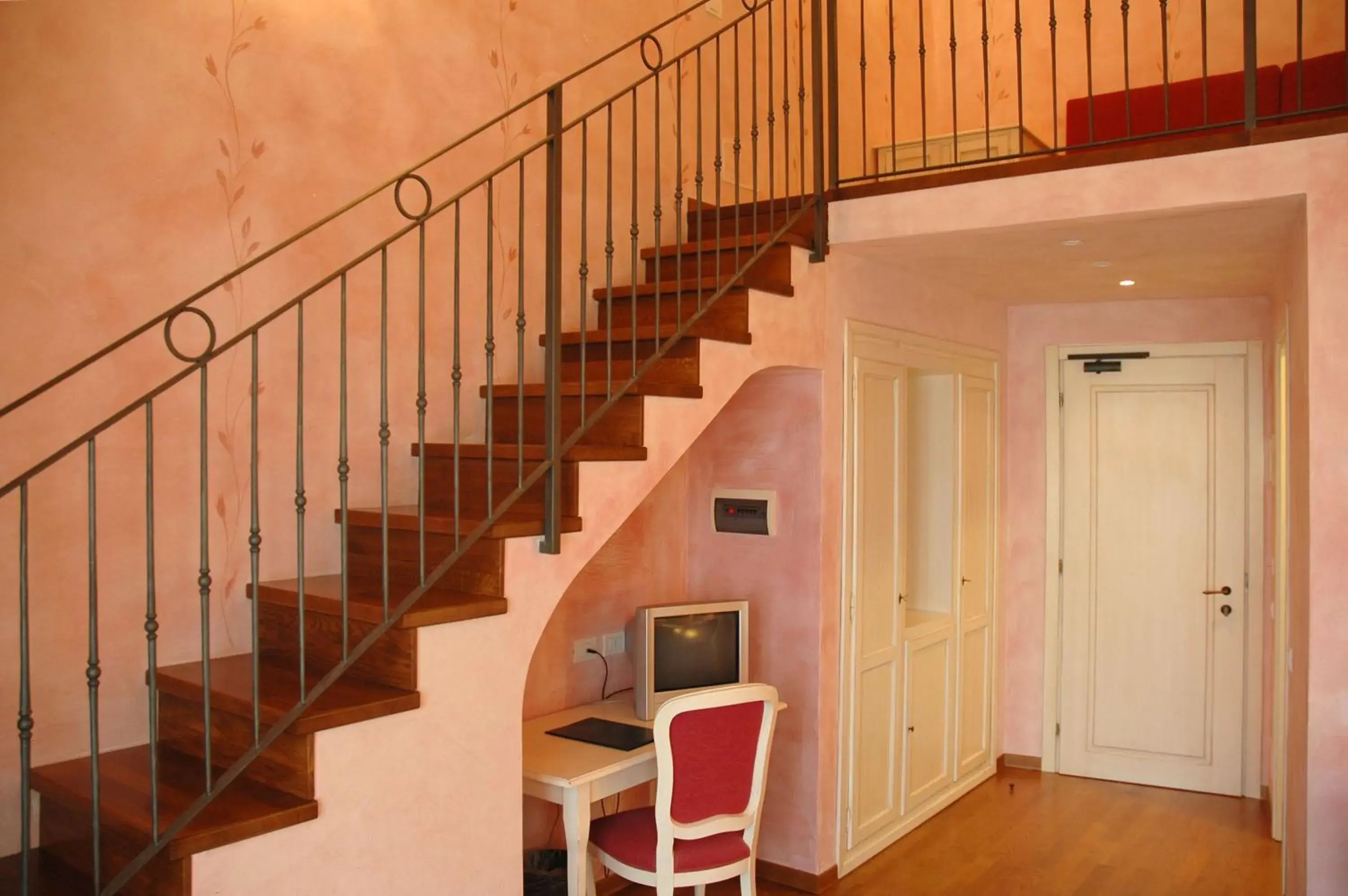 Seating area, TV/Entertainment Center in Hotel Borgo Di Cortefreda