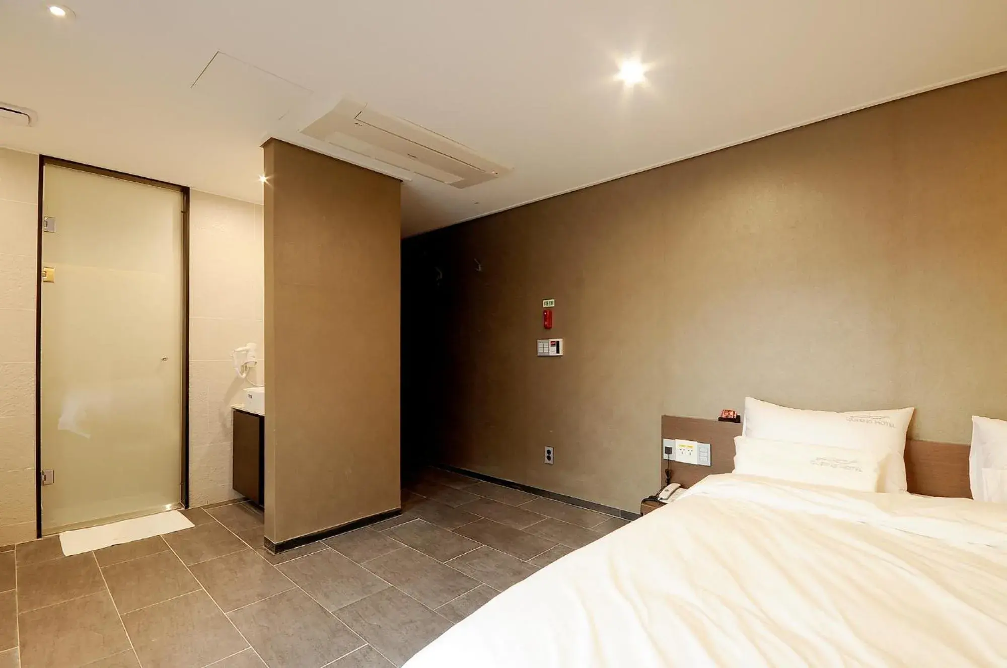 Bed in Queens Hotel Seomyeon Busan