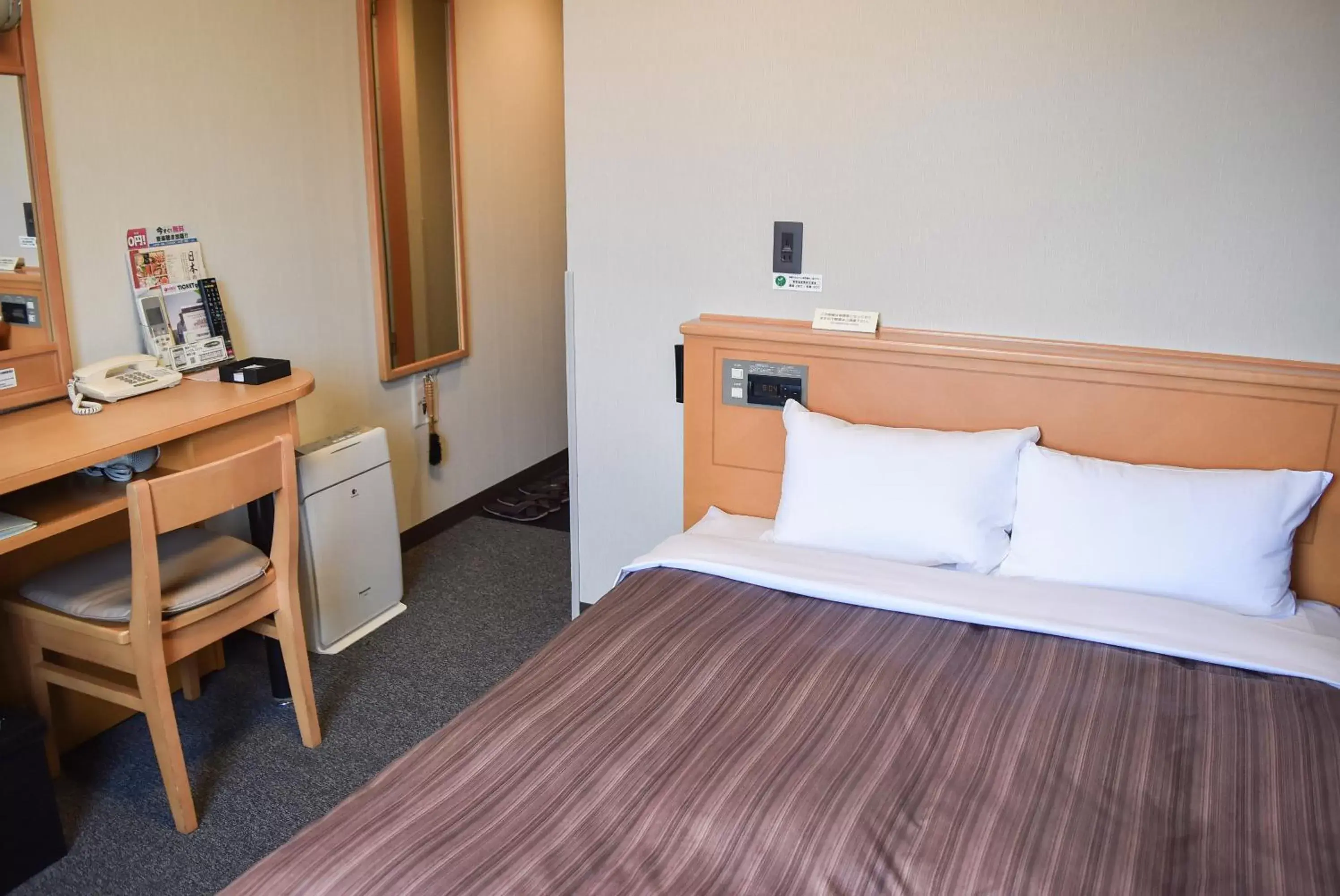 Photo of the whole room, Bed in Hotel Route-Inn Sanofujioka Inter